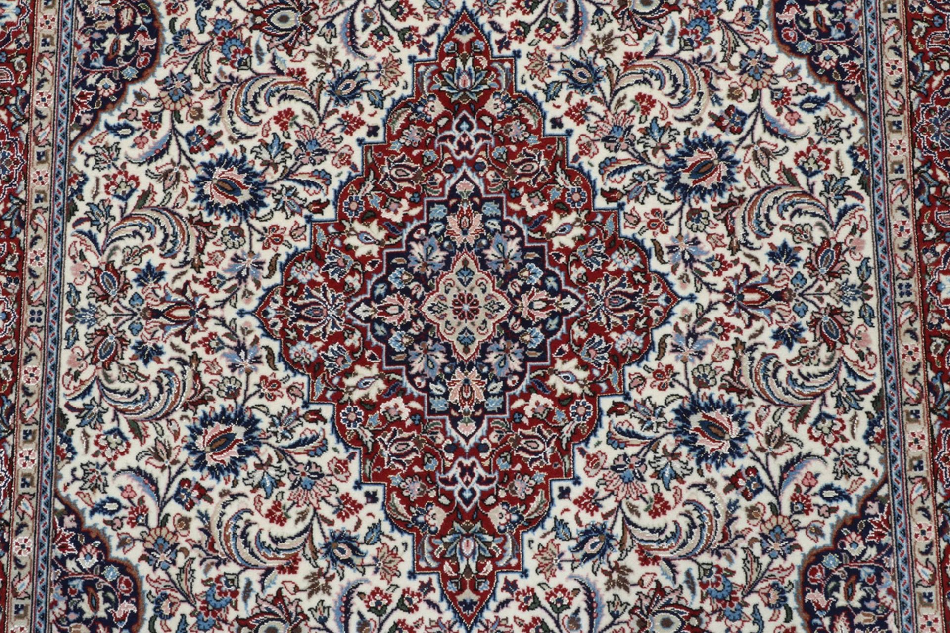 perserteppich-isfahan-100-x-165-cm-schurwolle-seide-handgeknupft-2 Isfahan Perserteppich 100 × 165 cm aus Wolle & Seide, handgeknüpft