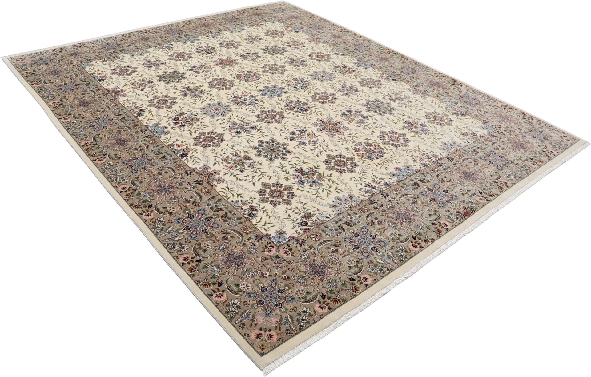 Isfahan Perserteppich aus Iran, 243 × 286 cm