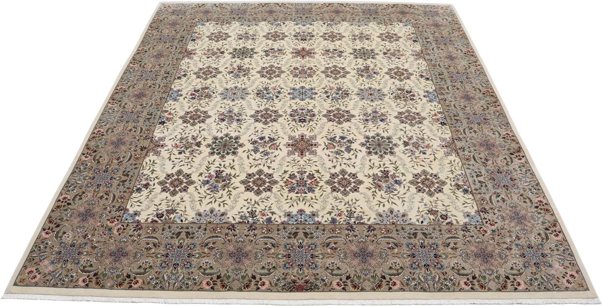 Isfahan Perserteppich aus Iran, 243 × 286 cm