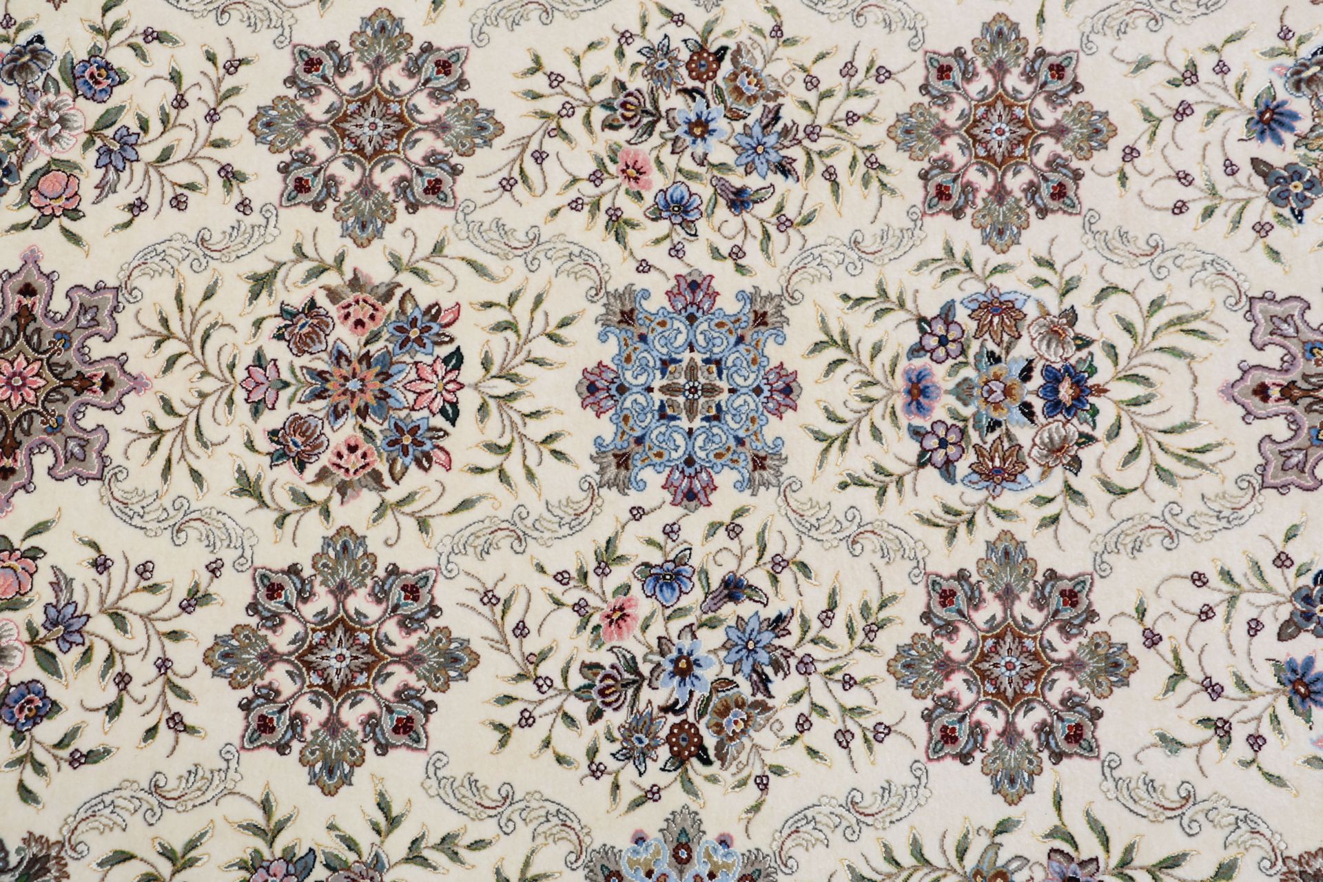 Isfahan Perserteppich aus Iran, 243 × 286 cm