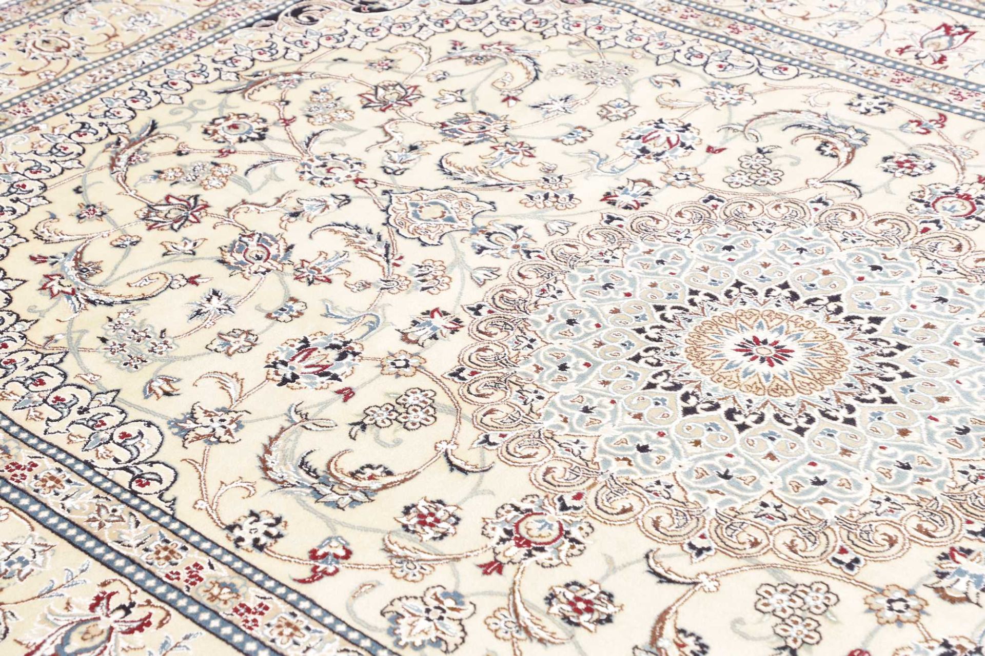 Handgeknüpfter Nain Perserteppich 199 × 307 cm