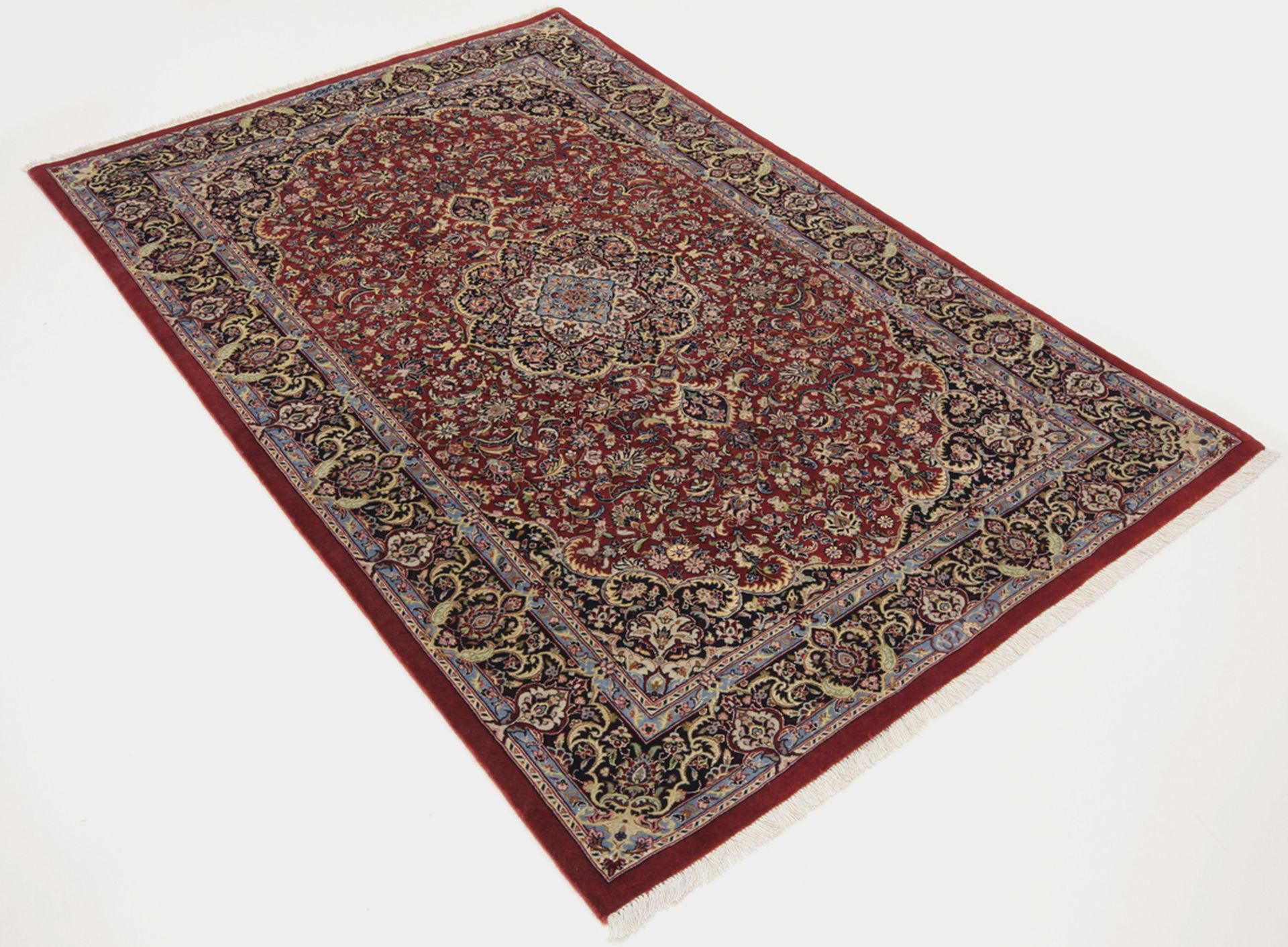 Handgeknüpfter Isfahan Perserteppich, 110 × 168 cm, Wolle & Seide