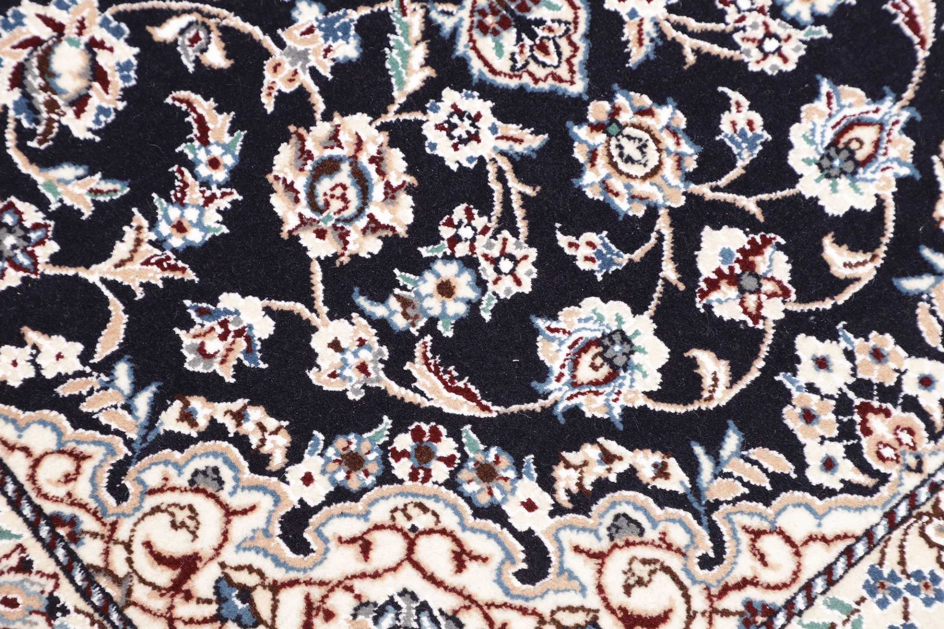 Nain Perserteppich aus Iran, 81 × 116 cm