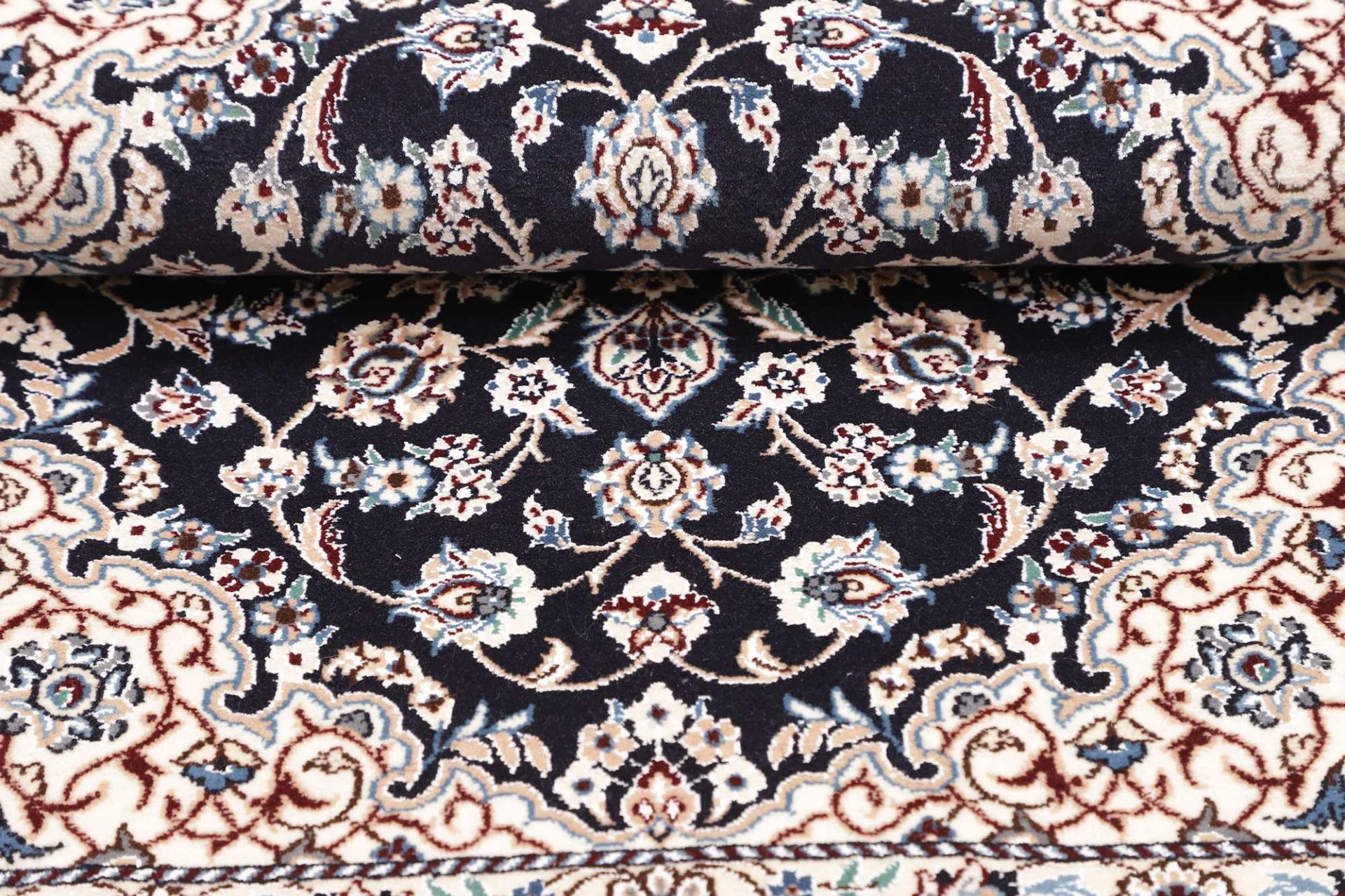 Nain Perserteppich aus Iran, 81 × 116 cm