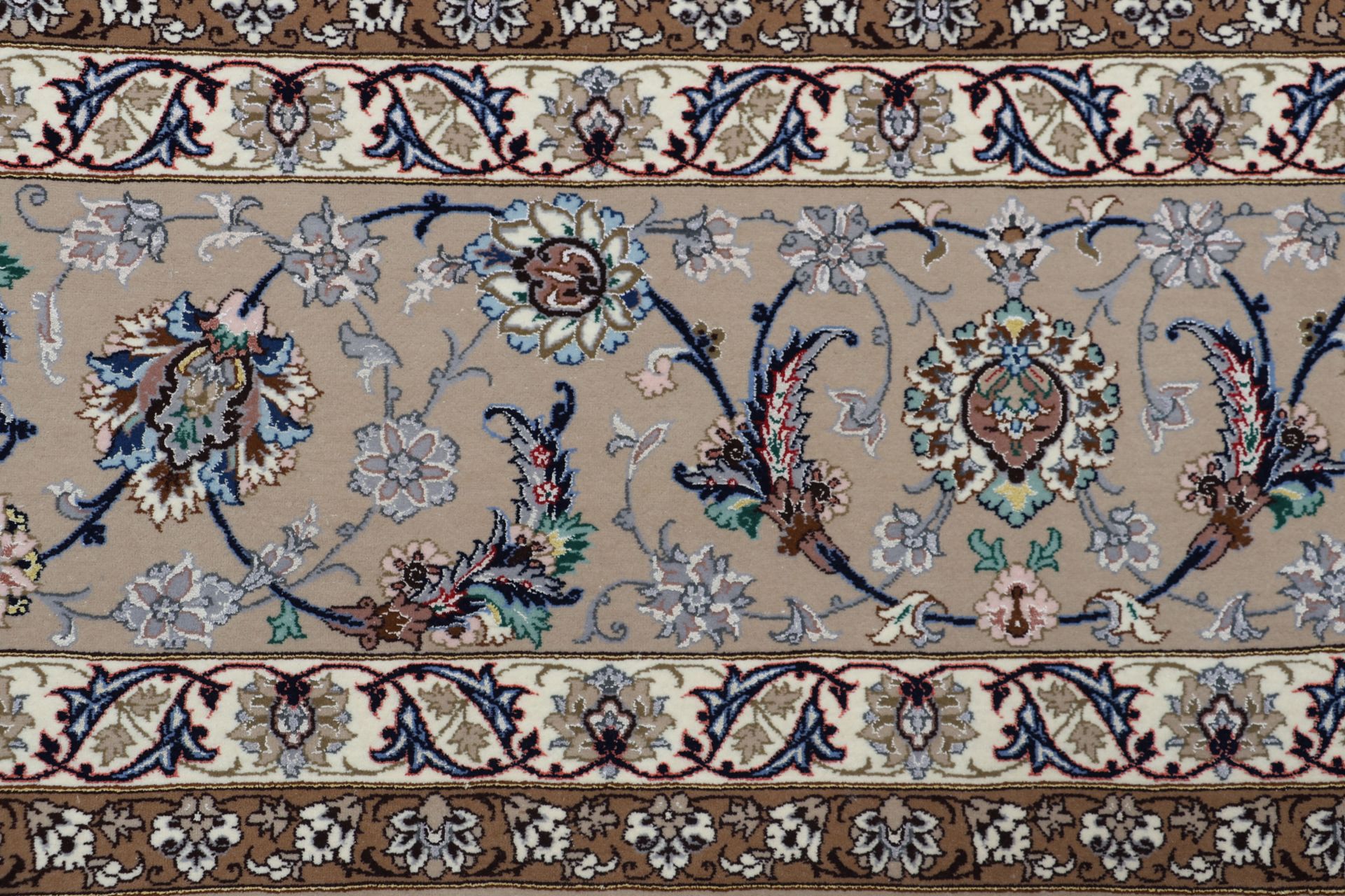 Isfahan Perserteppich 256 × 370 cm aus Wolle & Seide, handgeknüpft