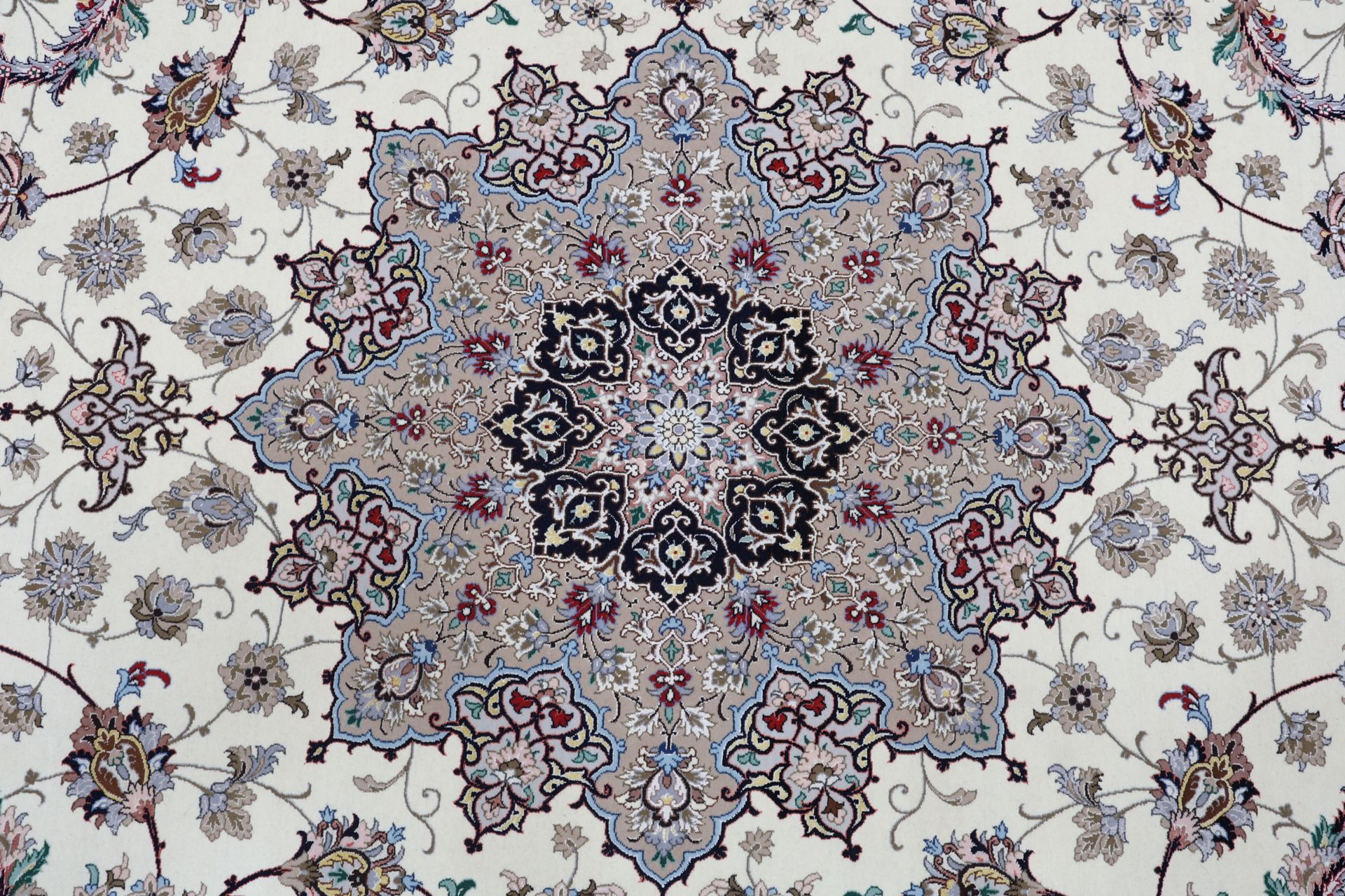 Isfahan Perserteppich 256 × 370 cm aus Wolle & Seide, handgeknüpft