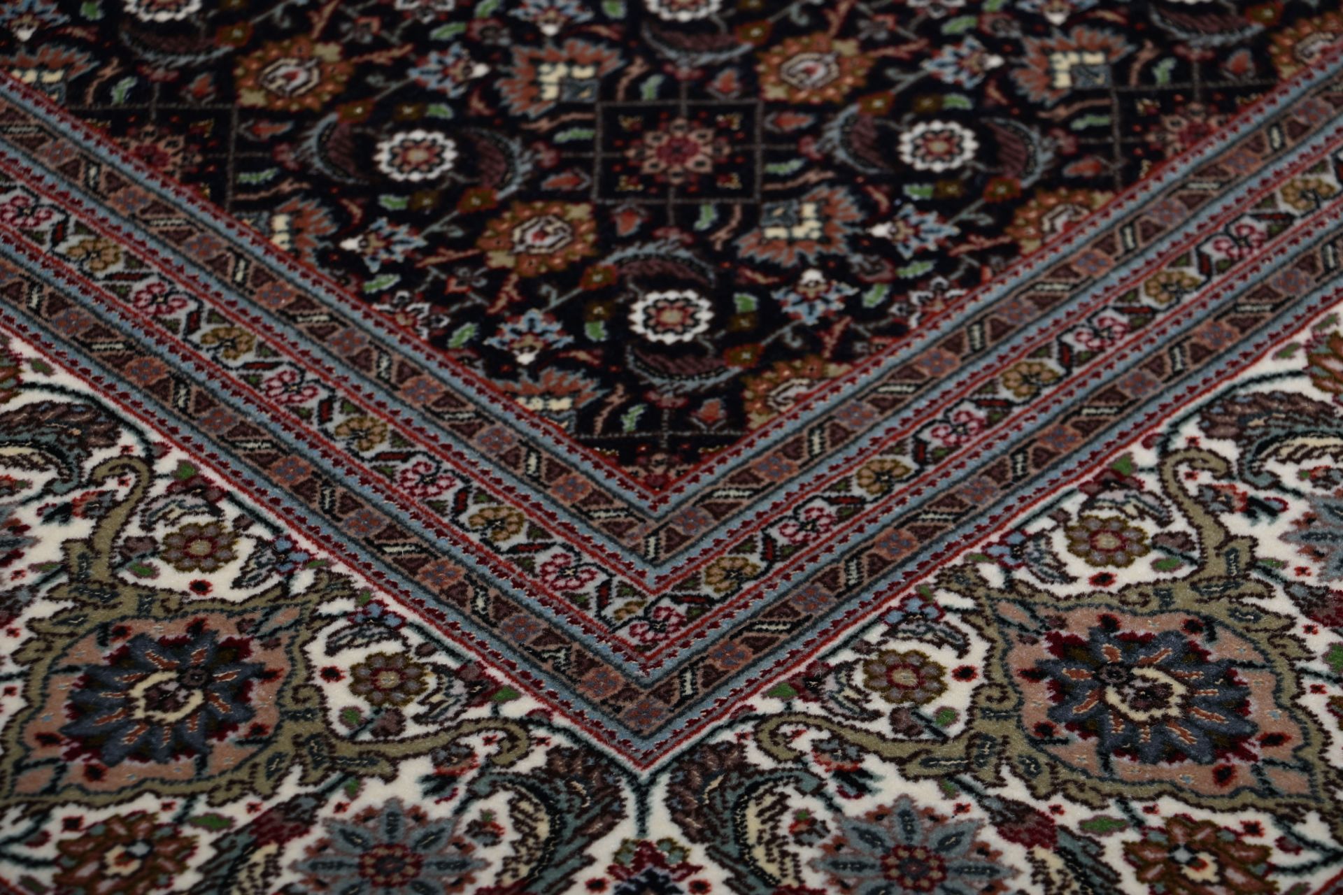 Täbriz Perserteppich 198 × 205 cm aus Wolle & Seide, handgeknüpft