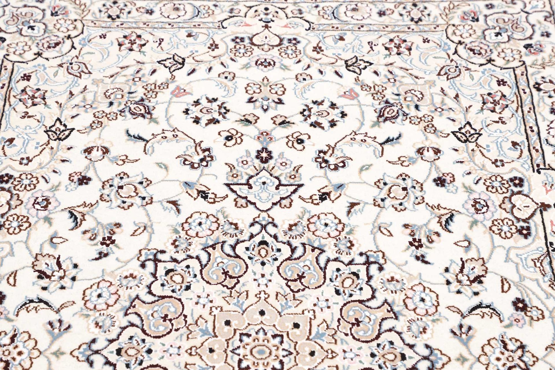 Nain Perserteppich 103 × 149 cm aus Wolle, handgeknüpft