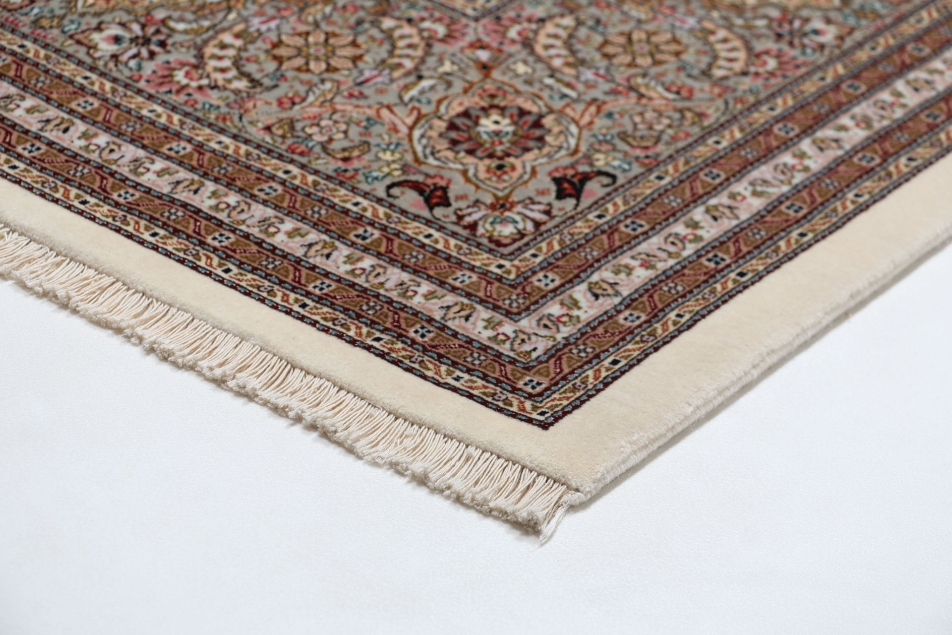 Täbriz Perserteppich 253 × 353 cm aus Wolle & Seide, handgeknüpft