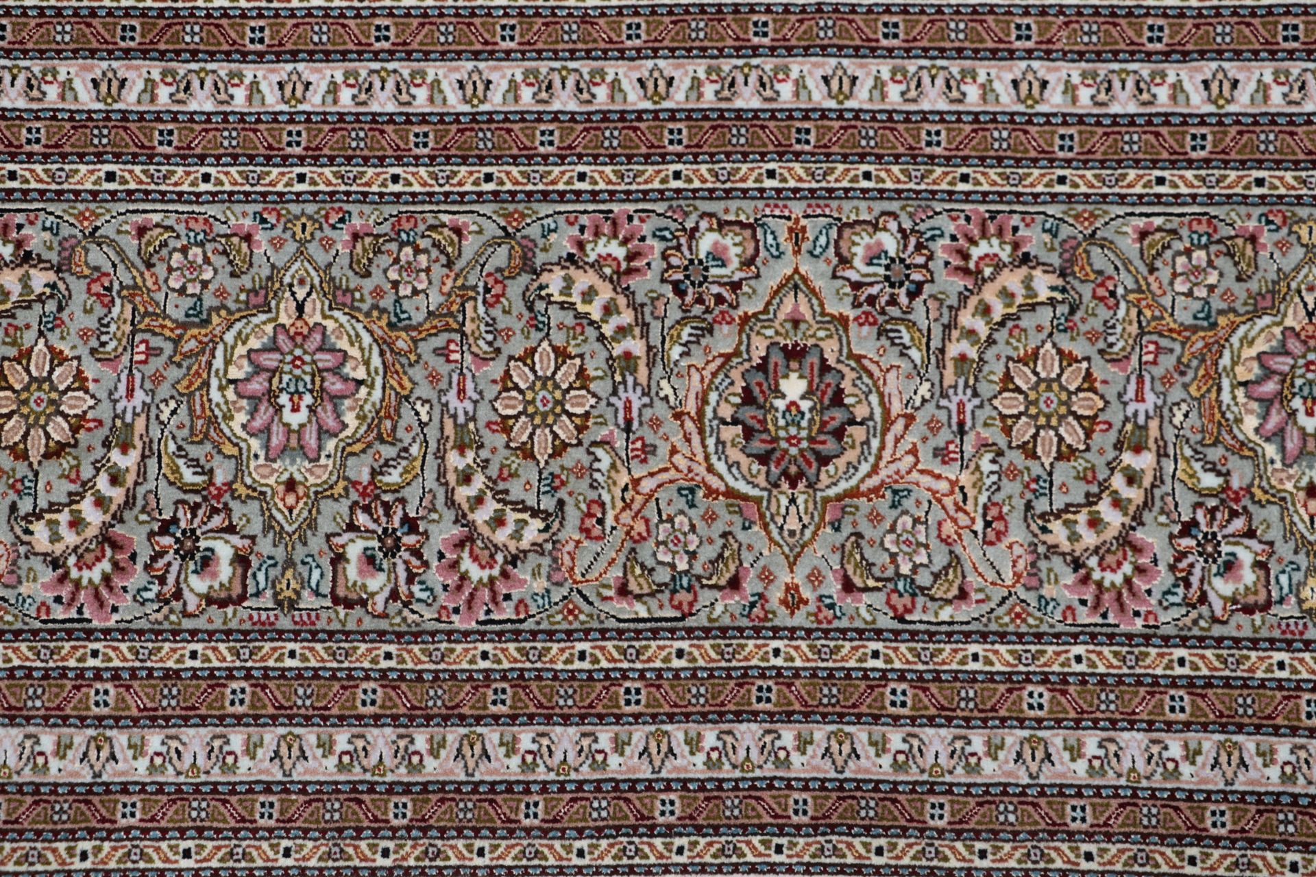 Täbriz Perserteppich 253 × 353 cm aus Wolle & Seide, handgeknüpft