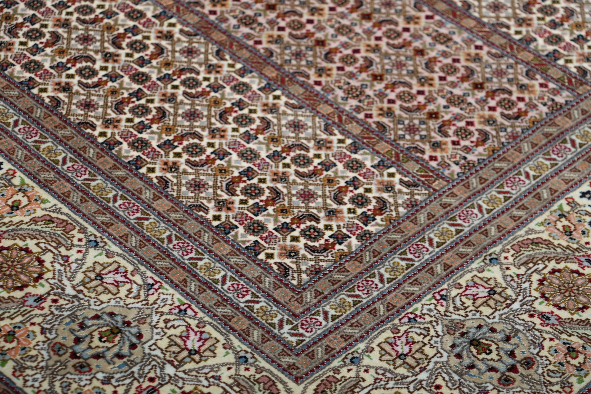 Täbriz Perserteppich 200 × 203 cm aus Wolle & Seide, handgeknüpft