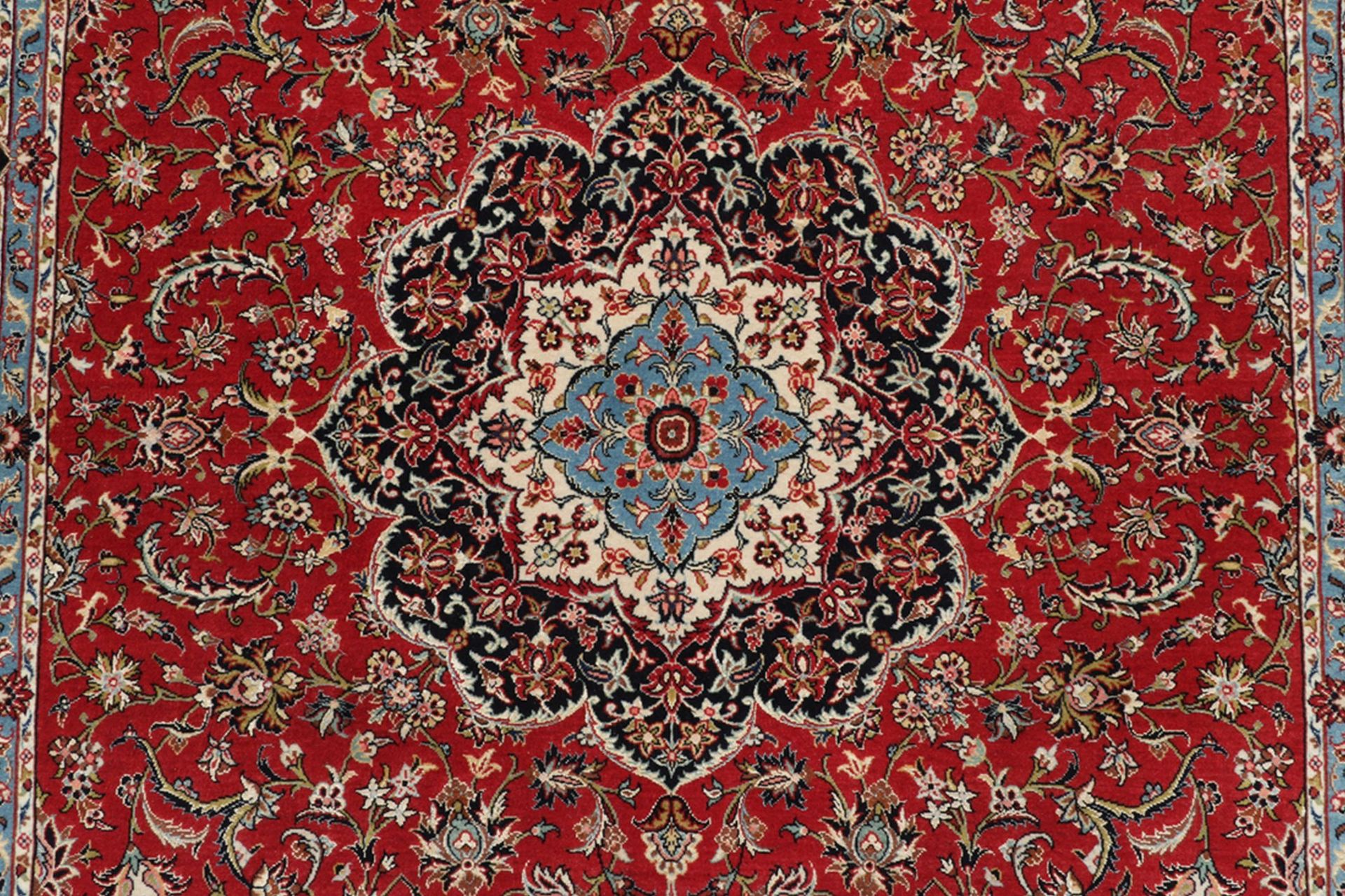 Isfahan Perserteppich 133 × 217 cm aus Wolle & Seide, handgeknüpft