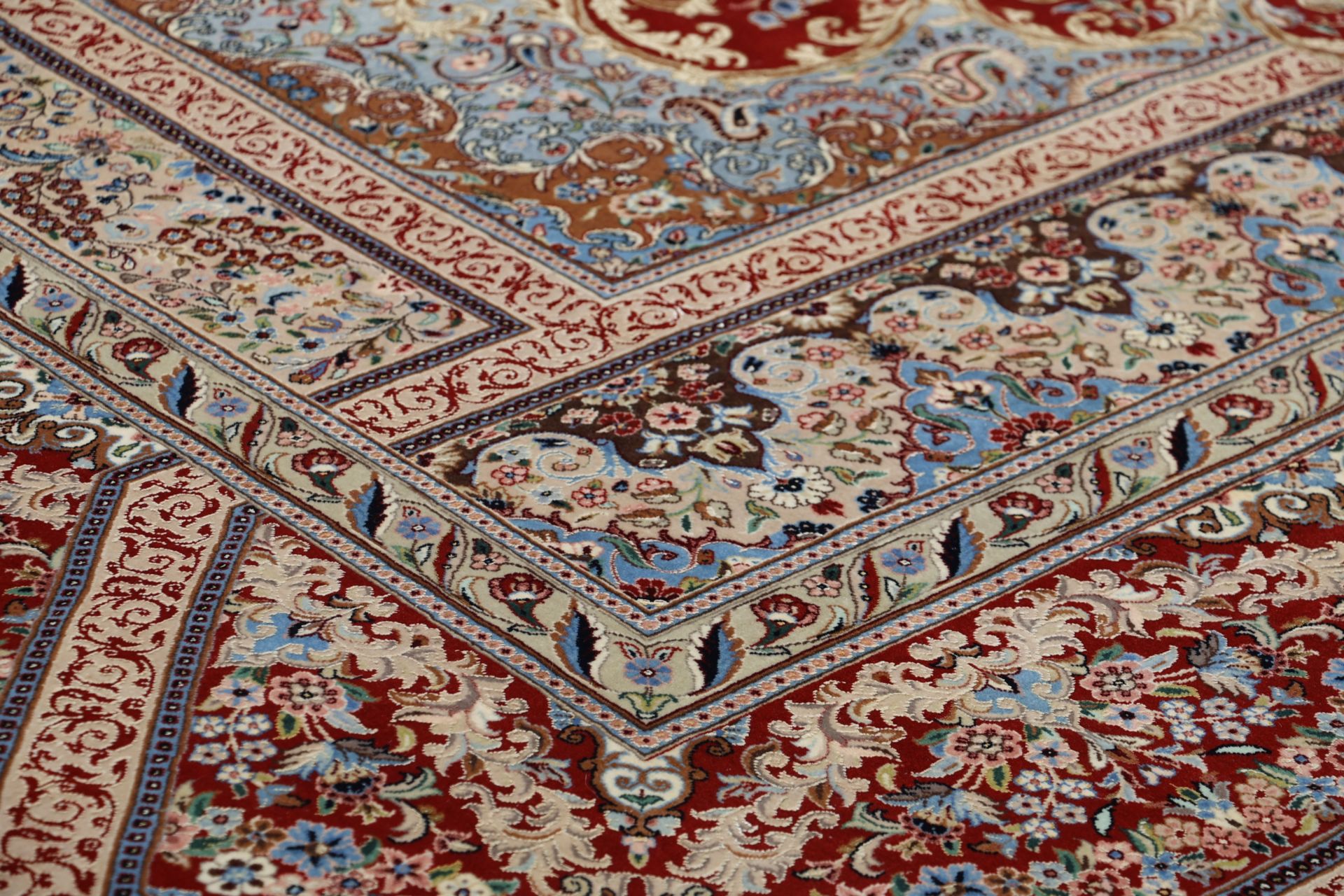 Isfahan Perserteppich aus Iran, 247 × 340 cm