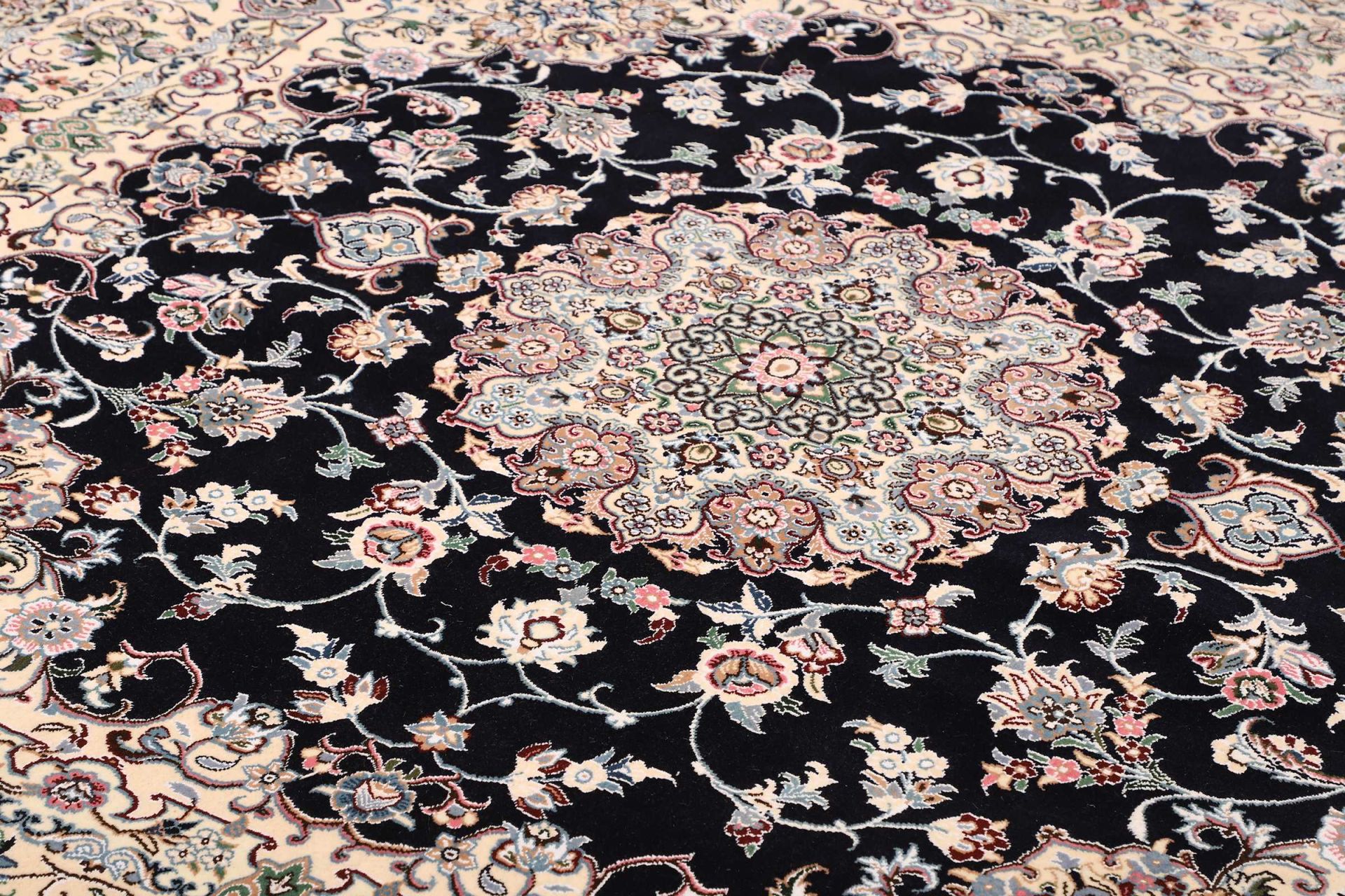 Nain Perserteppich 198 × 206 cm aus Wolle, handgeknüpft