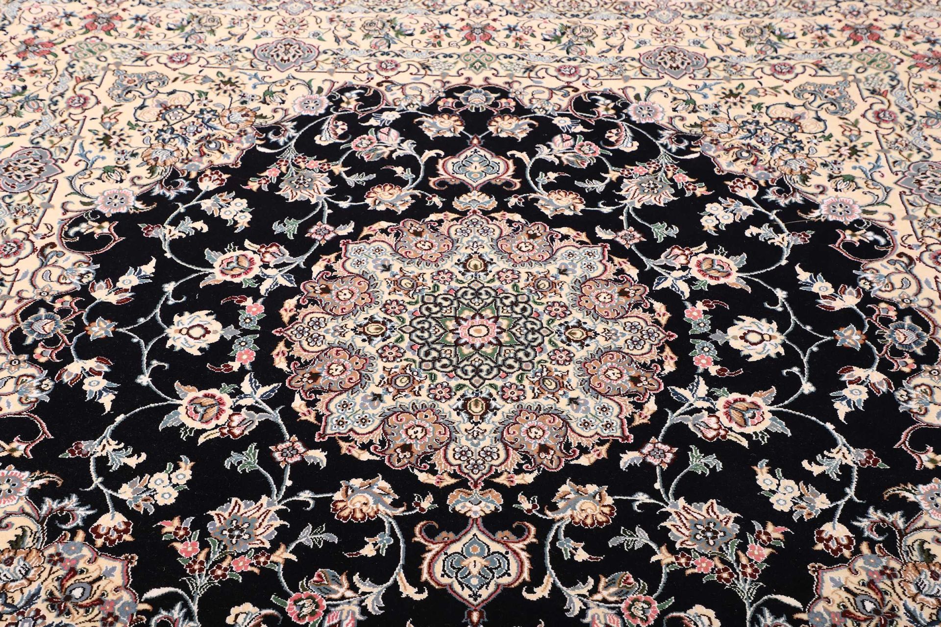 Nain Perserteppich 198 × 206 cm aus Wolle, handgeknüpft