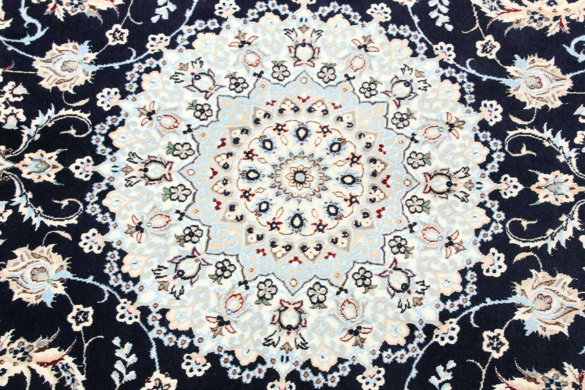 Handgeknüpfter Nain Perserteppich 154 × 239 cm