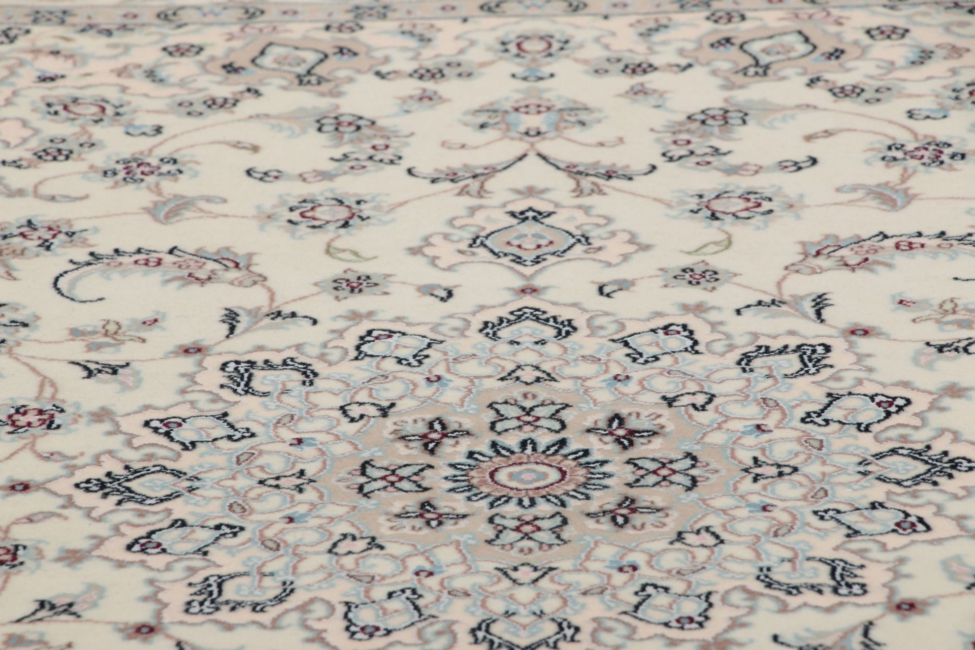 Nain Perserteppich aus Iran, 110 × 160 cm