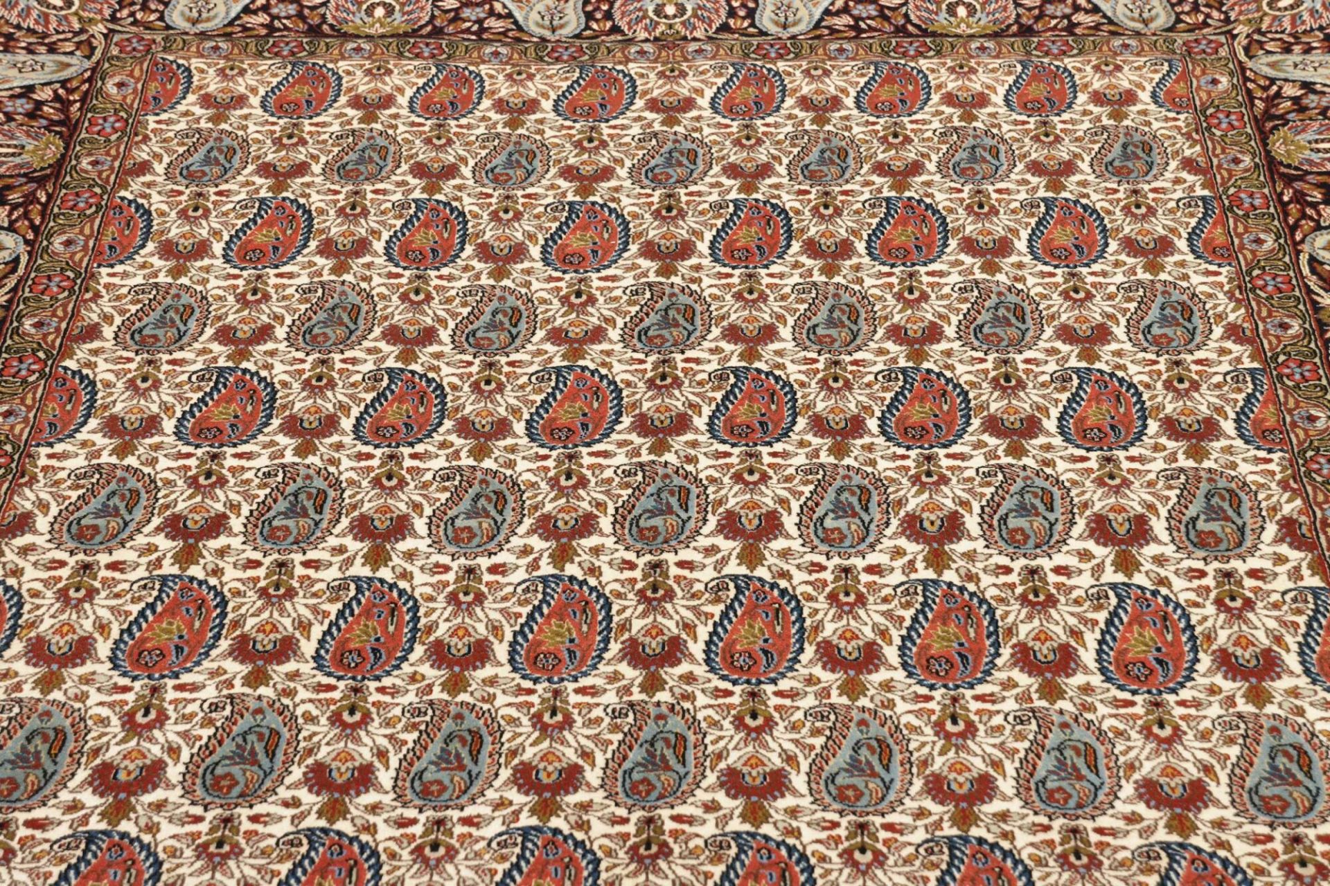 Isfahan Perserteppich 151 × 217 cm aus Wolle & Seide, handgeknüpft