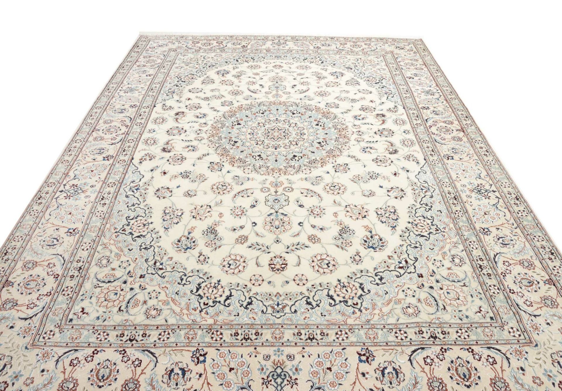 Nain Perserteppich aus Iran, 243 × 336 cm