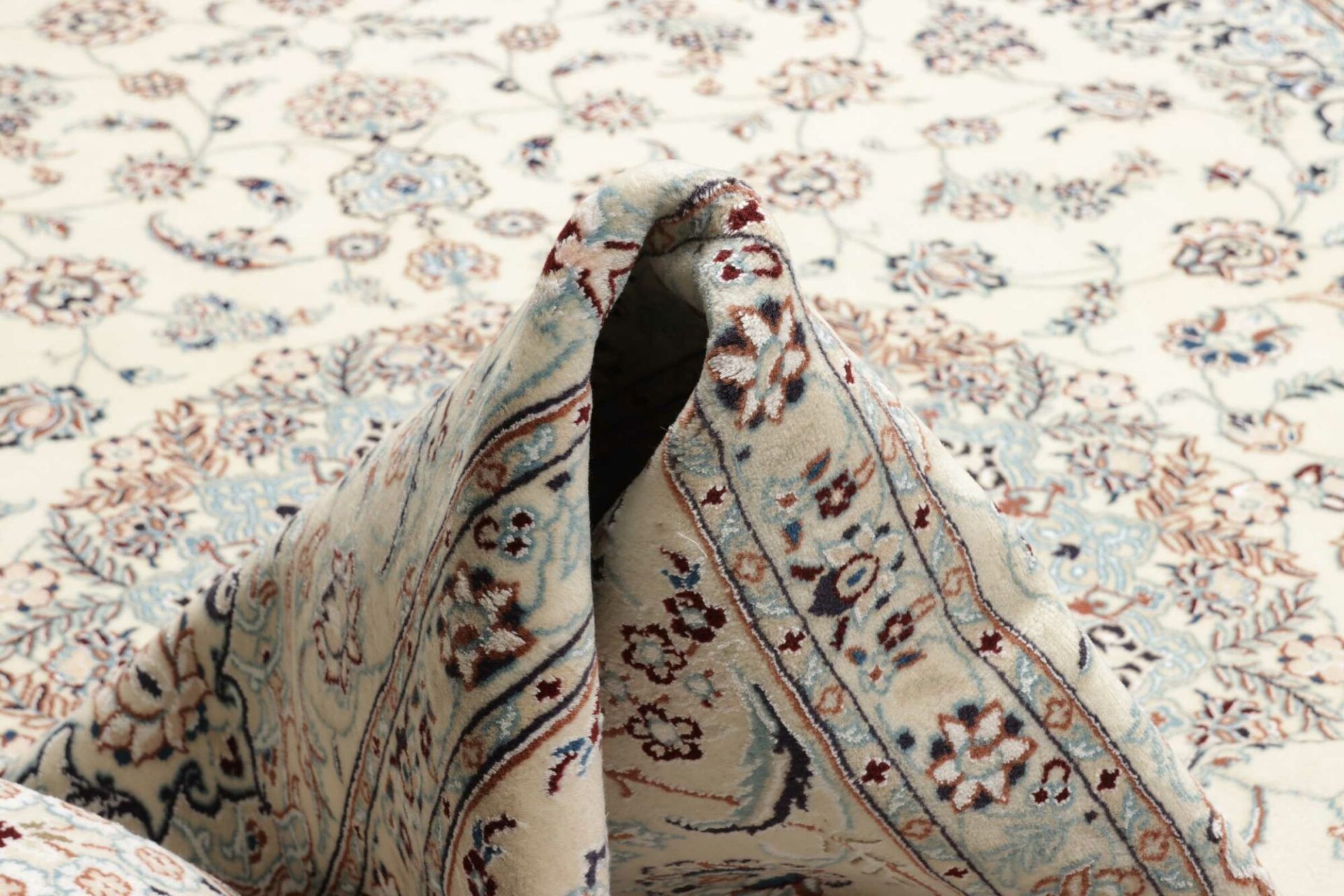 Nain Perserteppich aus Iran, 243 × 336 cm