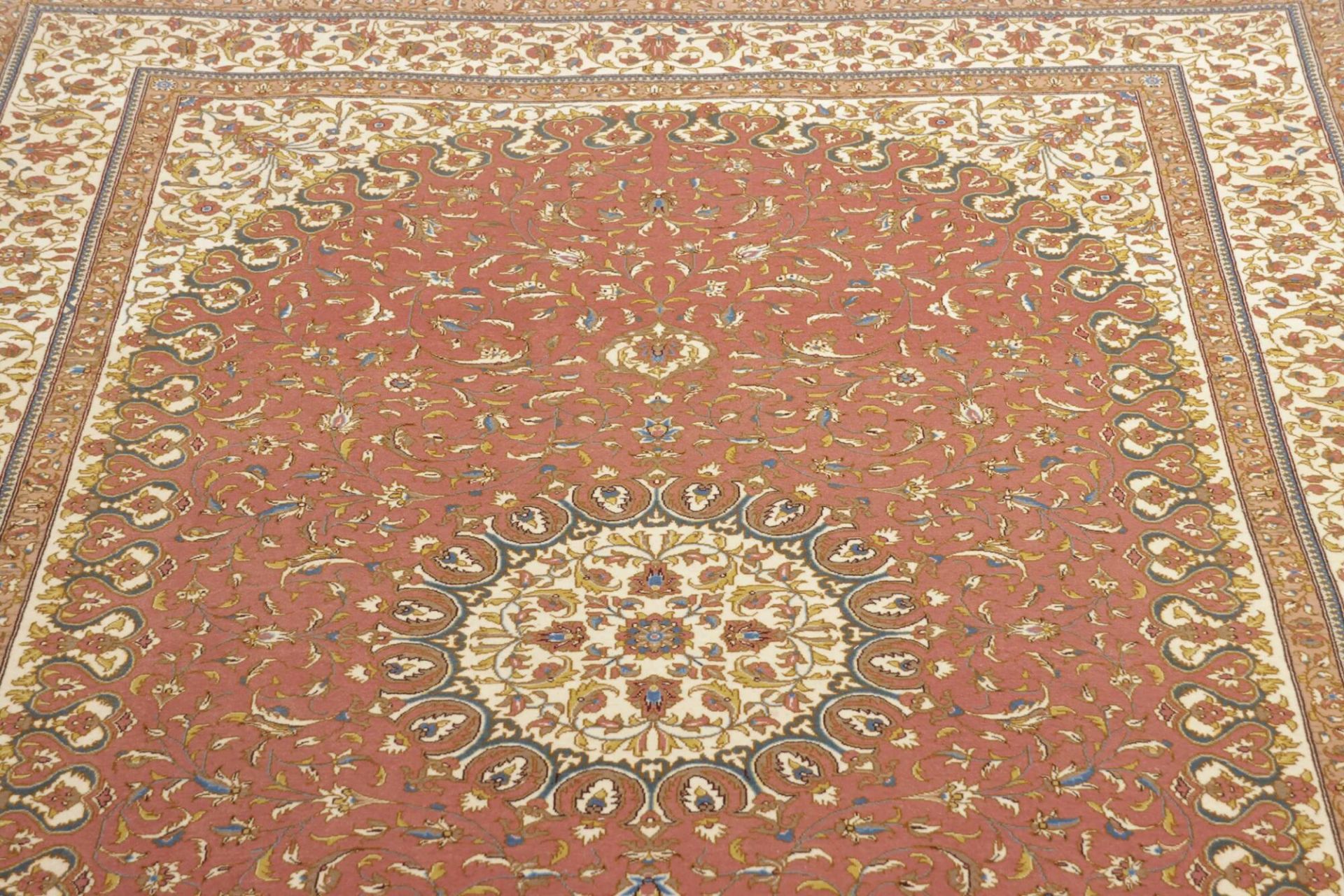 Isfahan Perserteppich 137 × 200 cm aus Wolle & Seide, handgeknüpft