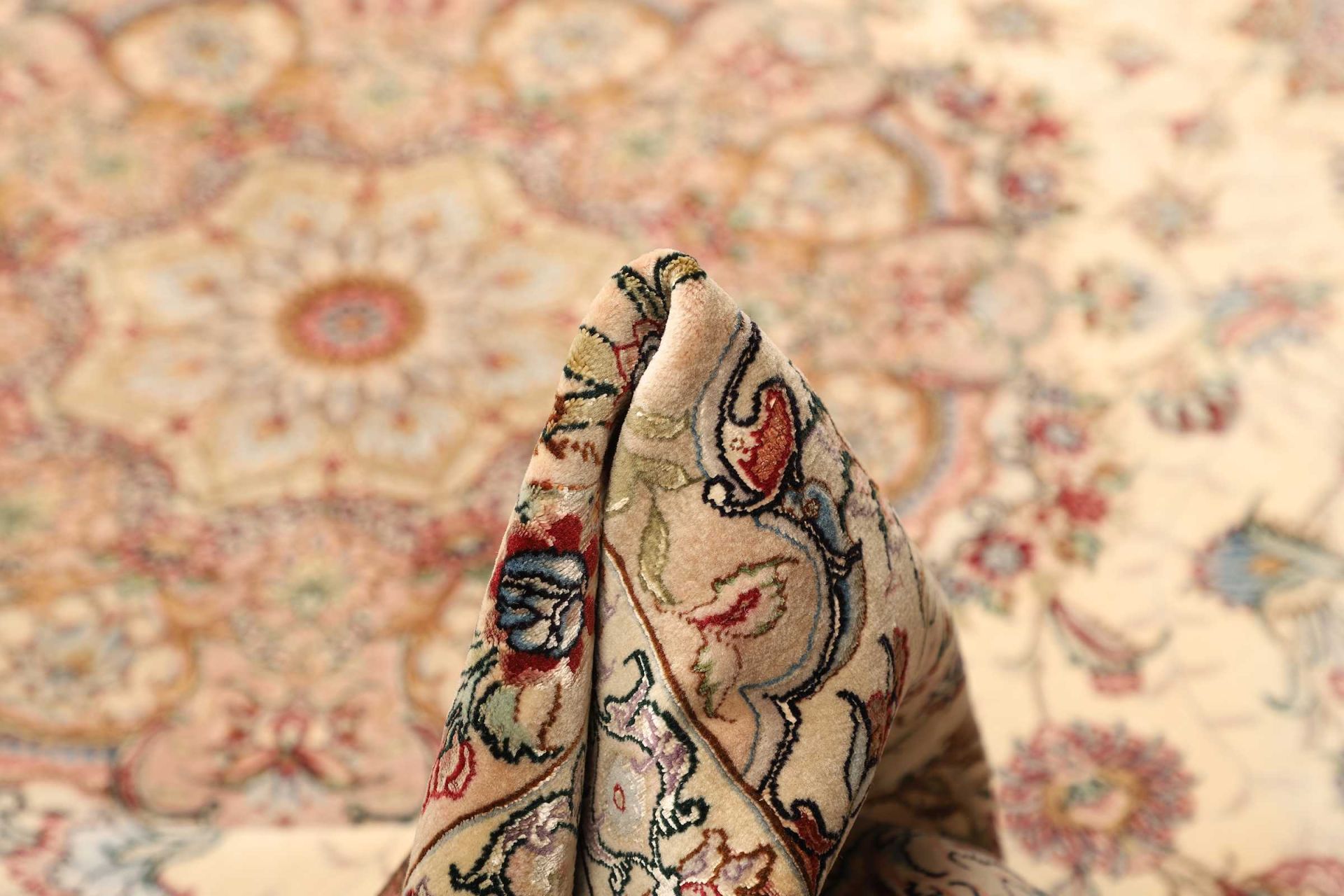 Handgeknüpfter Täbriz Perserteppich 208 × 321 cm