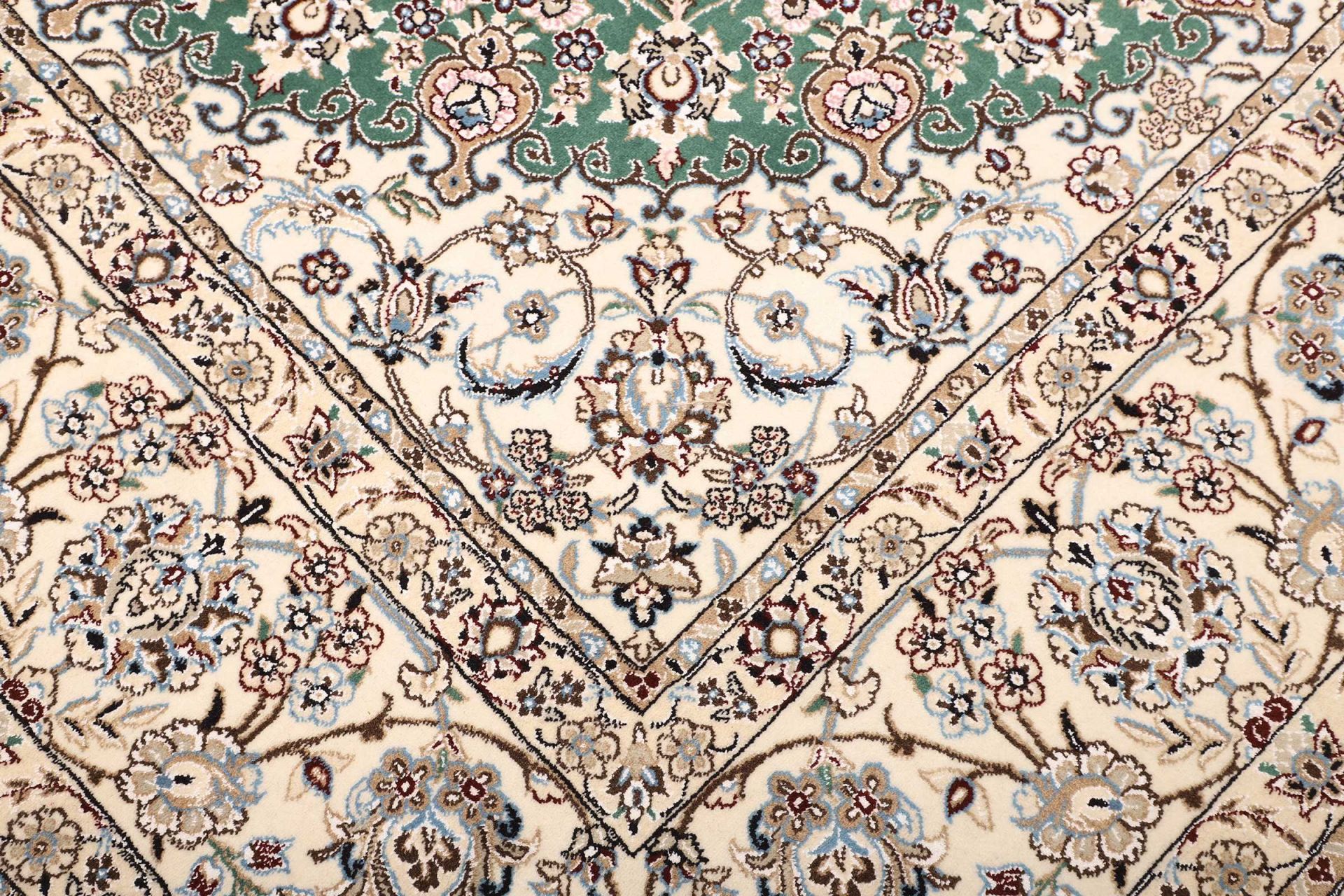 Nain Perserteppich 253 × 349 cm aus Wolle, handgeknüpft