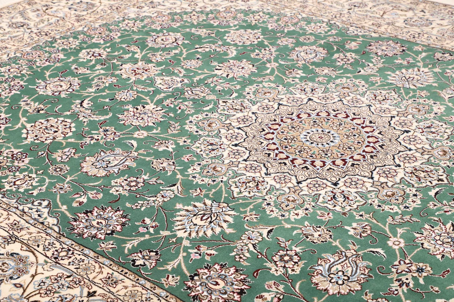 Nain Perserteppich 253 × 349 cm aus Wolle, handgeknüpft