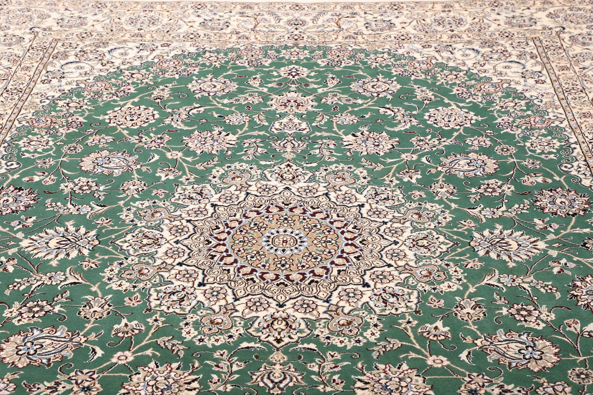 Nain Perserteppich 253 × 349 cm aus Wolle, handgeknüpft