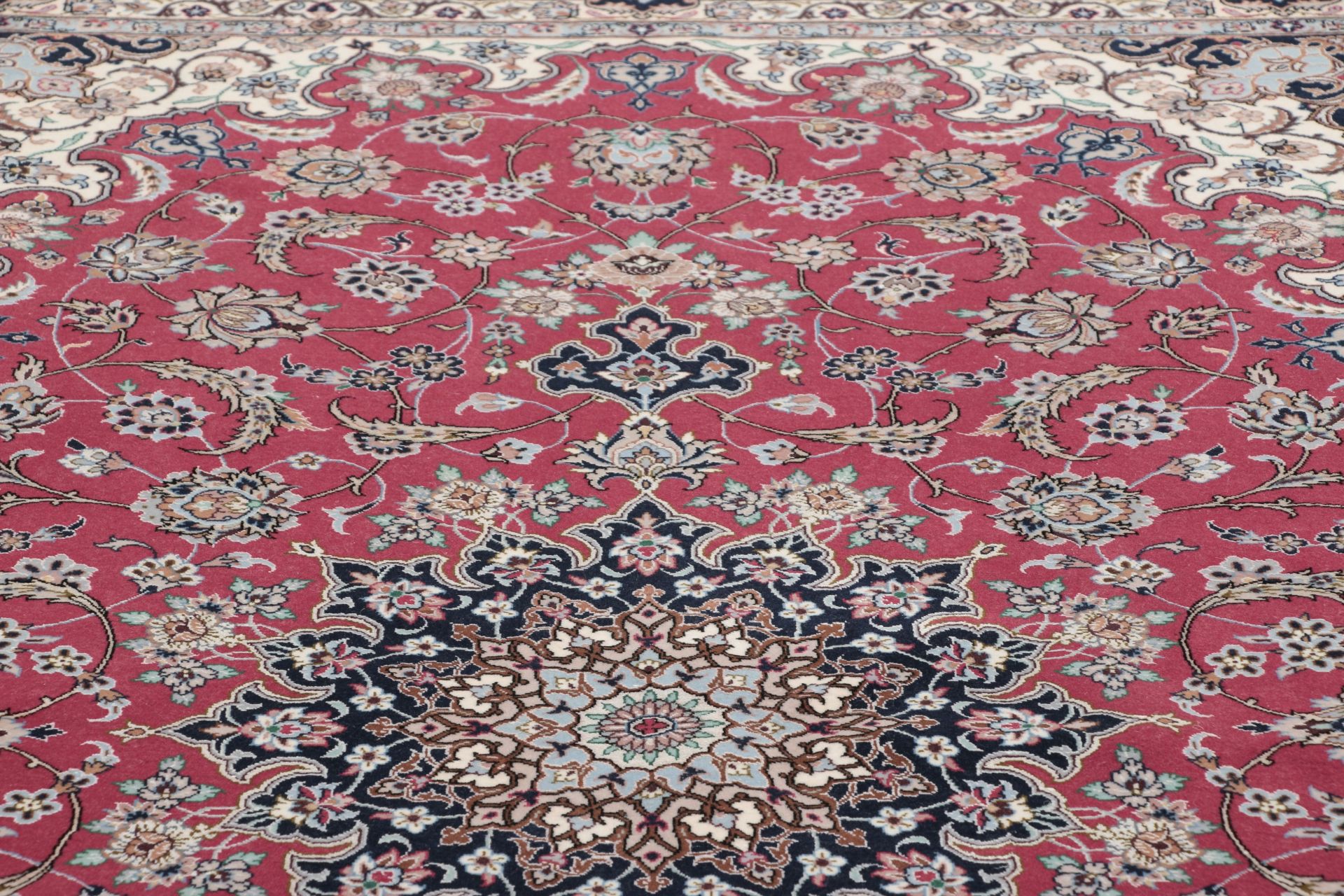 Handgeknüpfter Isfahan Perserteppich, 153 × 237 cm, Wolle & Seide