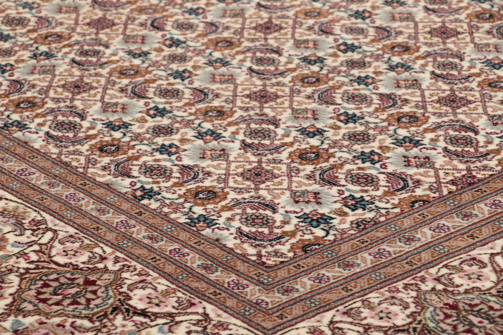 perserteppich-tabriz-200-x-297-cm-schurwolle-seide-handgeknupft-3 Handgeknüpfter Täbriz Perserteppich, 200 × 297 cm, Wolle & Seide
