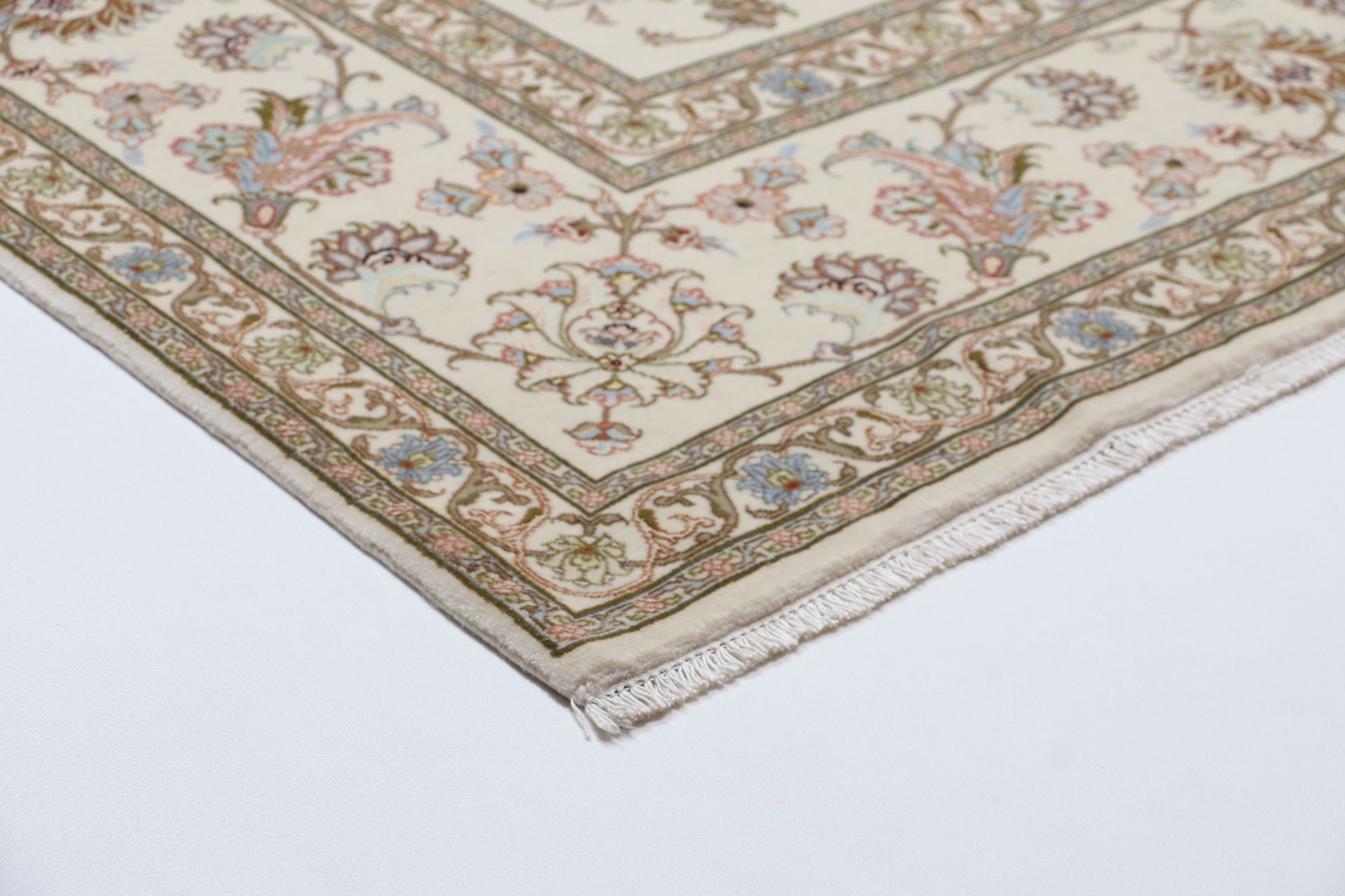 perserteppich-tabriz-245-x-355-cm-schurwolle-seide-handgeknupft-5 Handgeknüpfter Täbriz Perserteppich 245 × 355 cm