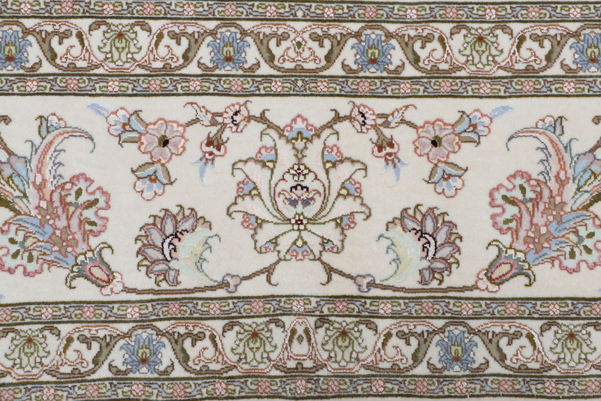 perserteppich-tabriz-245-x-355-cm-schurwolle-seide-handgeknupft-7 Handgeknüpfter Täbriz Perserteppich 245 × 355 cm