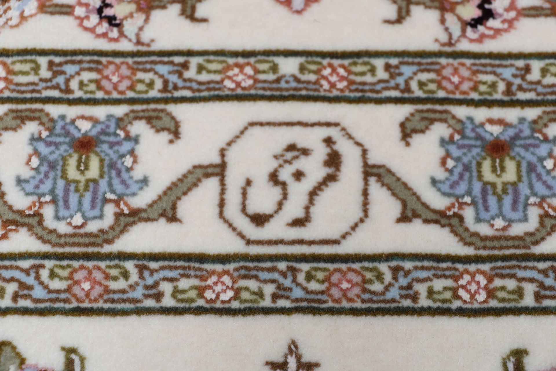perserteppich-tabriz-245-x-355-cm-schurwolle-seide-handgeknupft-11 Handgeknüpfter Täbriz Perserteppich 245 × 355 cm
