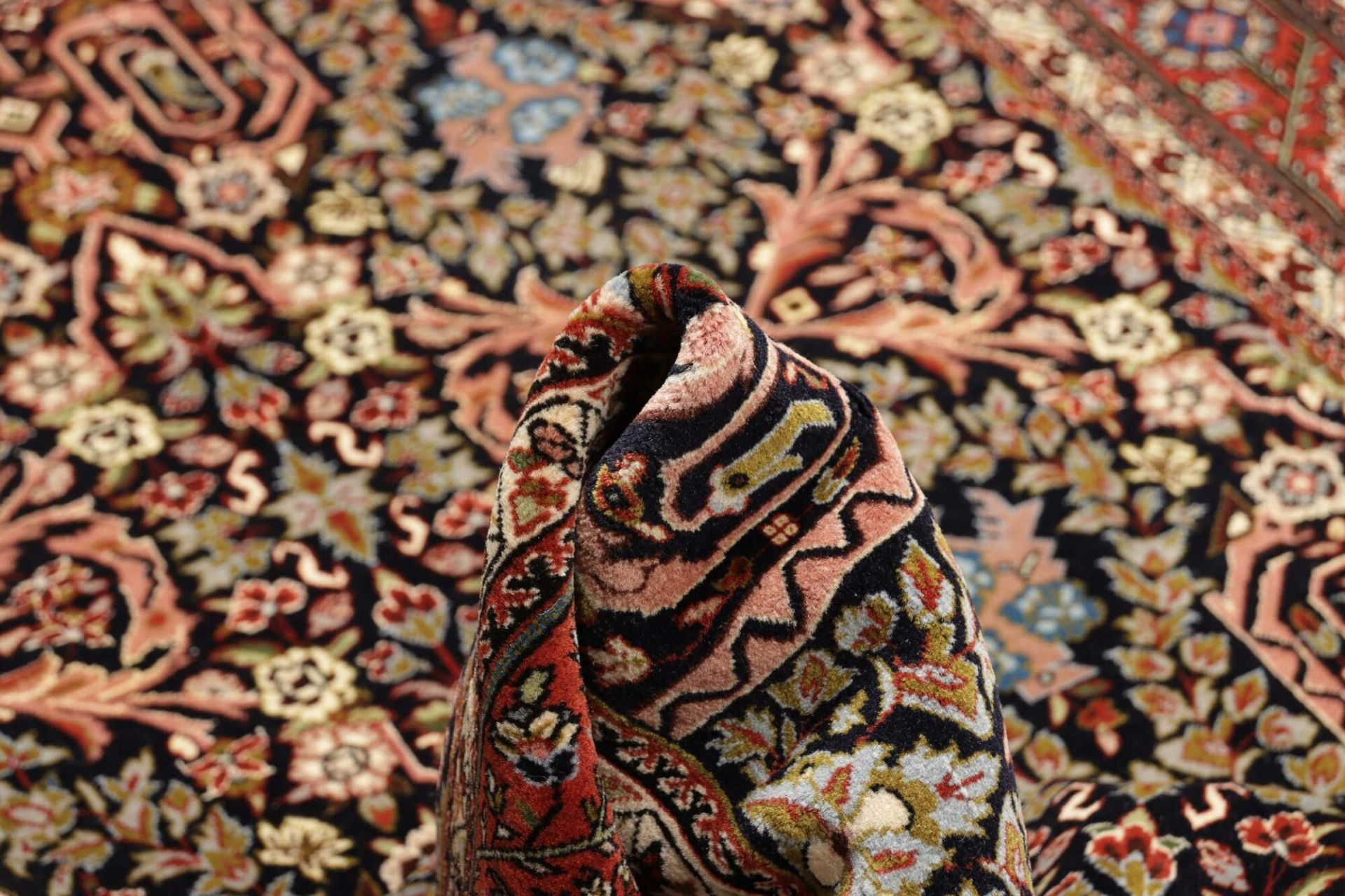 Isfahan Perserteppich 102 × 165 cm aus Wolle & Seide, handgeknüpft
