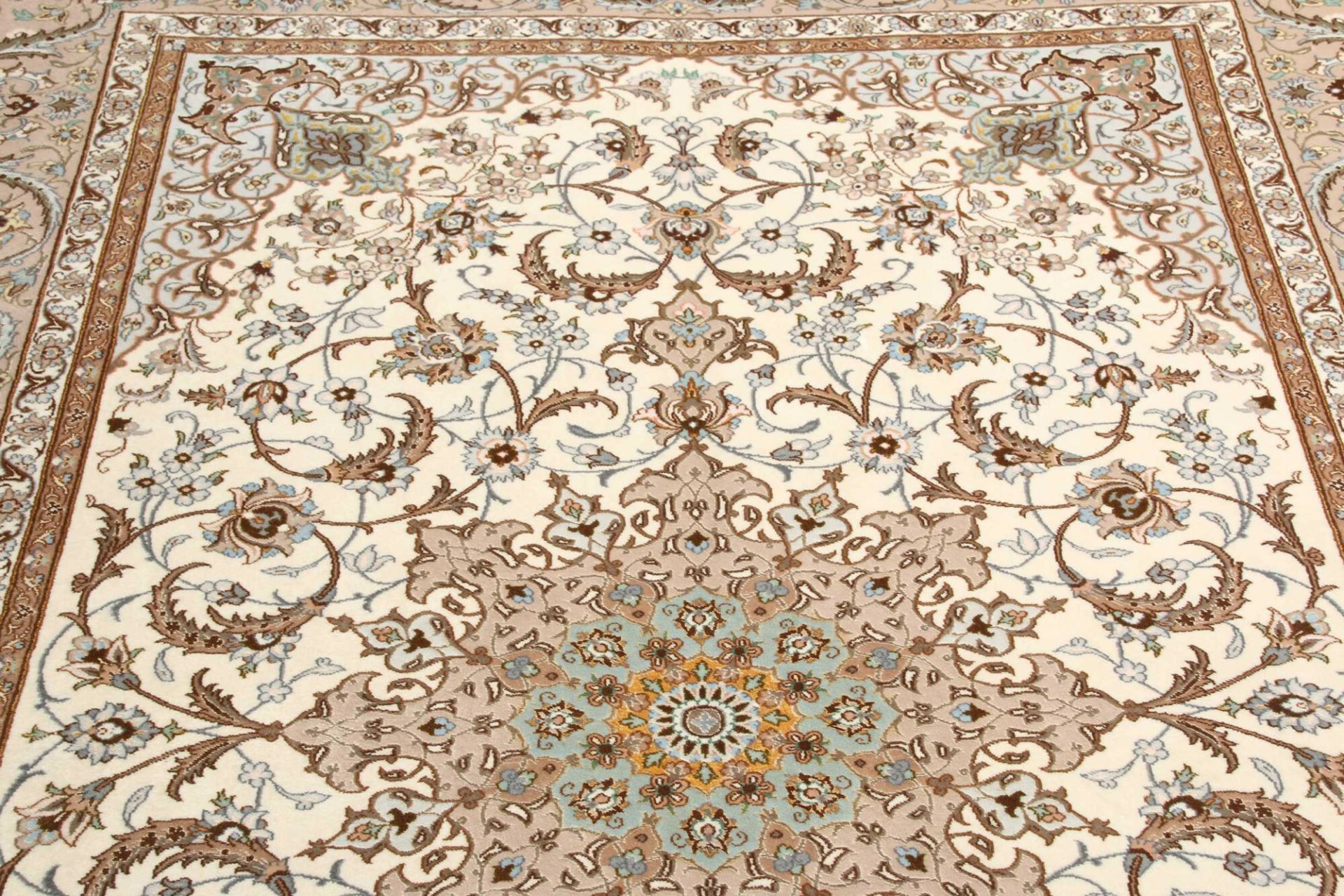Handgeknüpfter Isfahan Perserteppich, 156 × 239 cm, Wolle & Seide