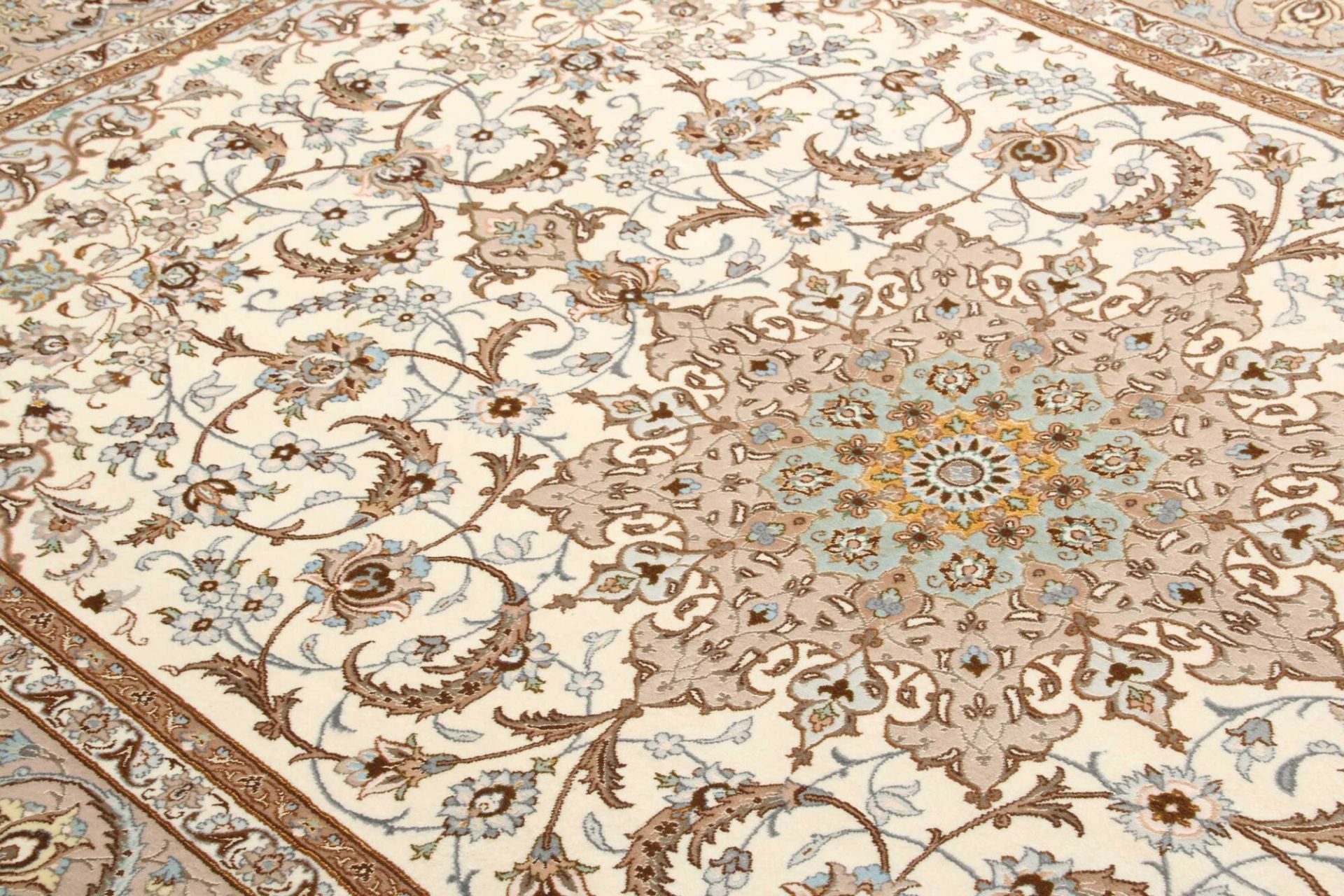 Handgeknüpfter Isfahan Perserteppich, 156 × 239 cm, Wolle & Seide
