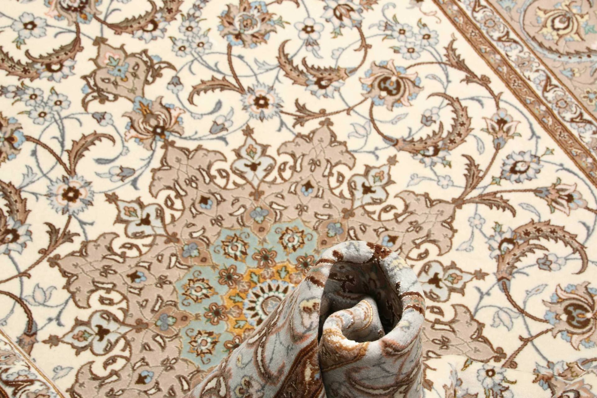 Handgeknüpfter Isfahan Perserteppich, 156 × 239 cm, Wolle & Seide