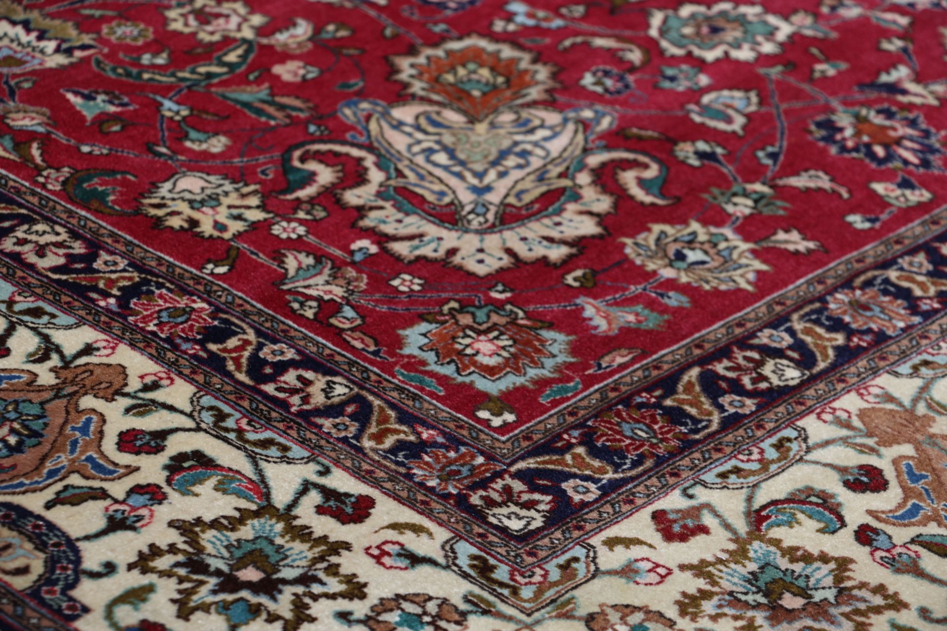 Täbriz Perserteppich aus Iran, 252 × 324 cm