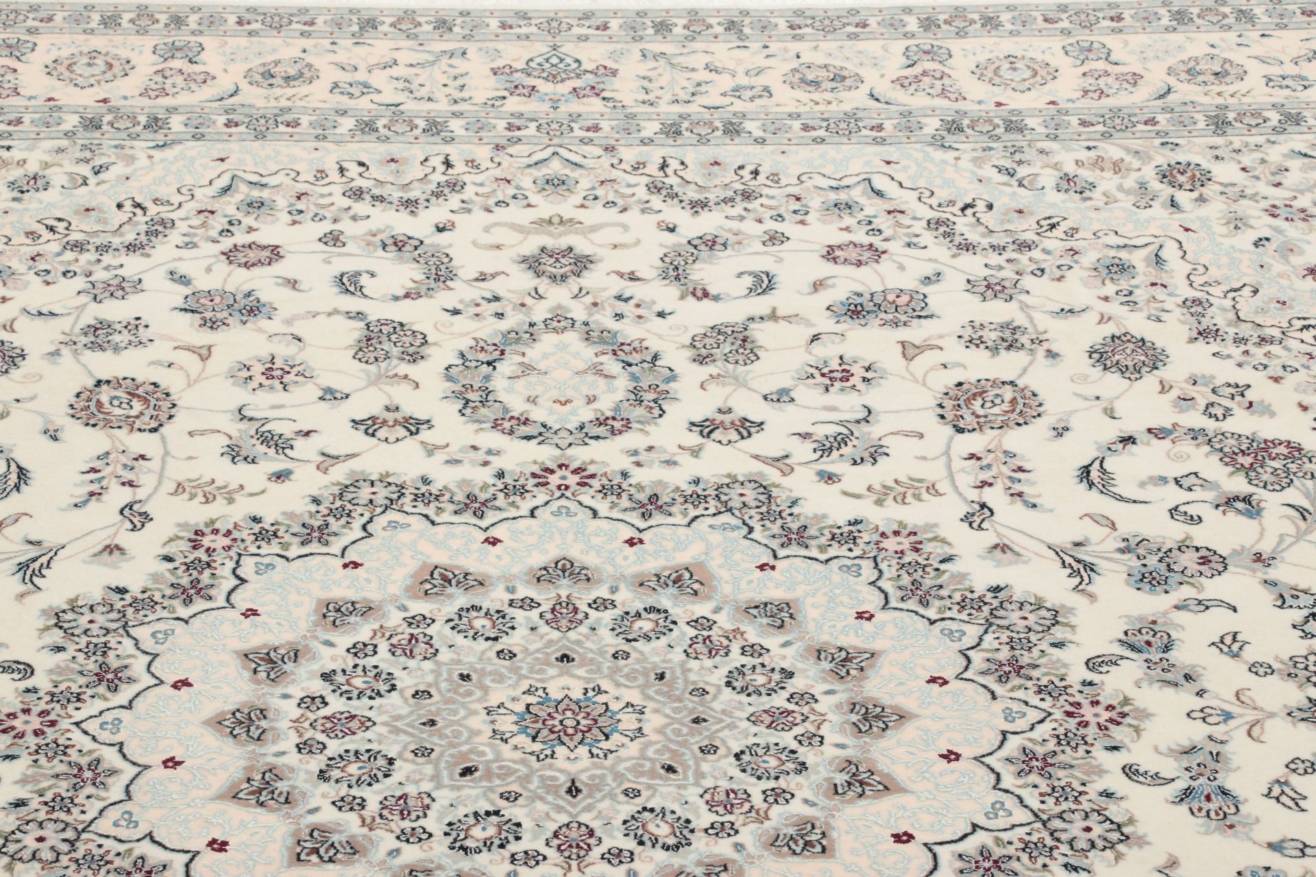 Handgeknüpfter Nain Perserteppich, 250 × 307 cm, Wolle & Seide