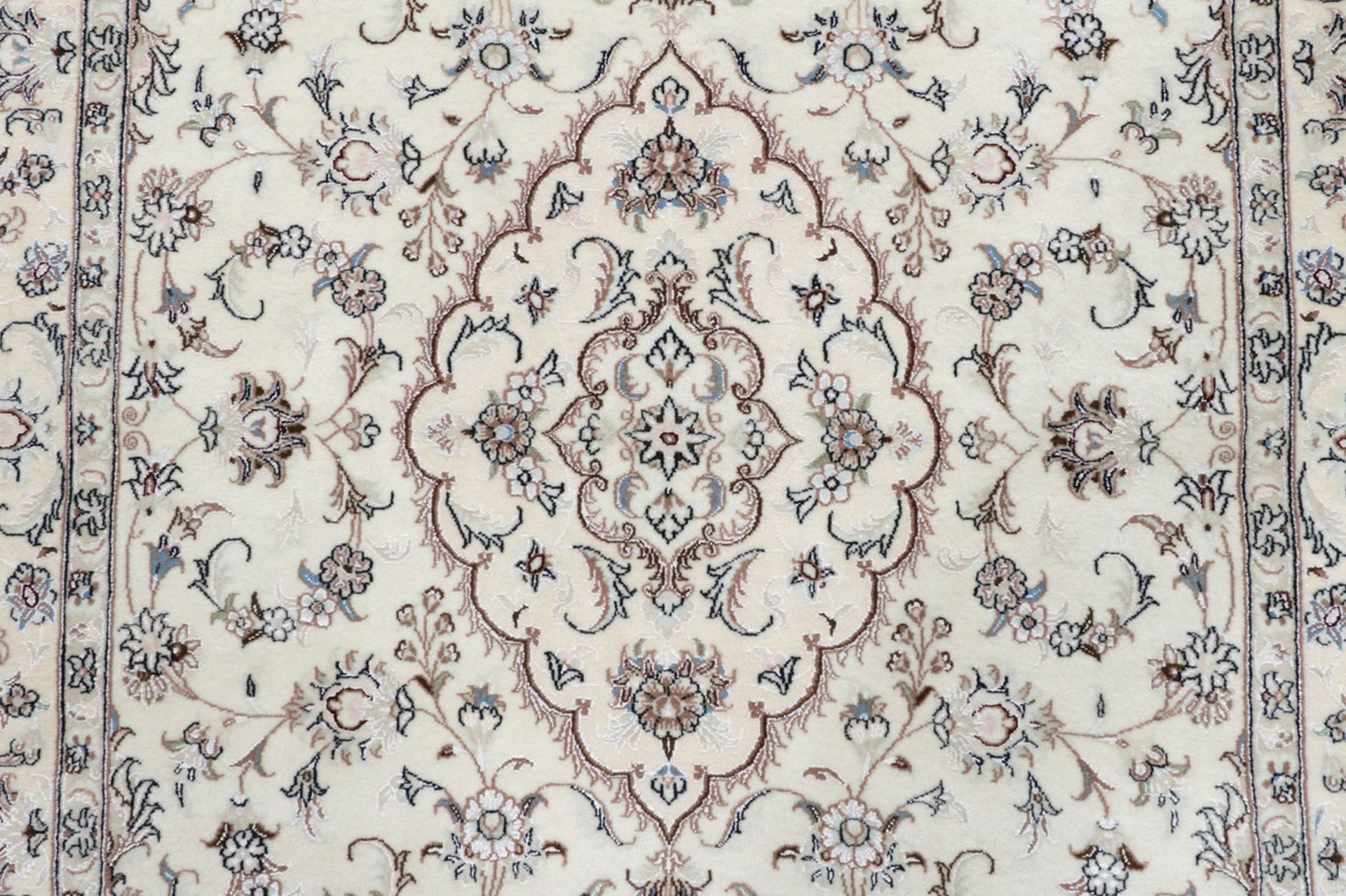 Nain Perserteppich 107 × 157 cm aus Wolle & Seide, handgeknüpft