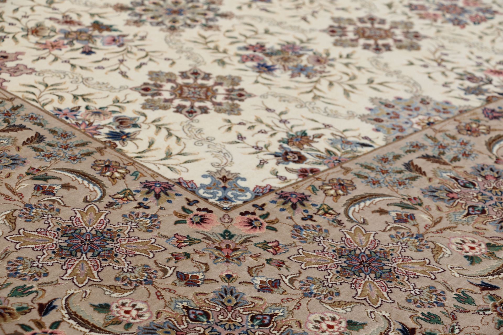 Handgeknüpfter Isfahan Perserteppich 253 × 347 cm
