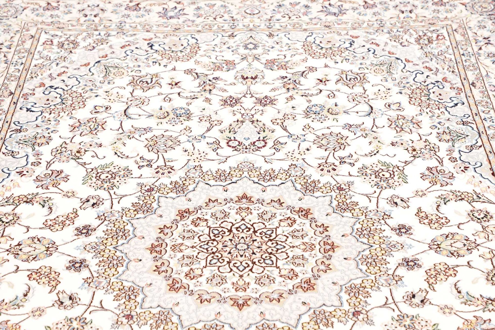 Handgeknüpfter Nain Perserteppich 159 × 225 cm
