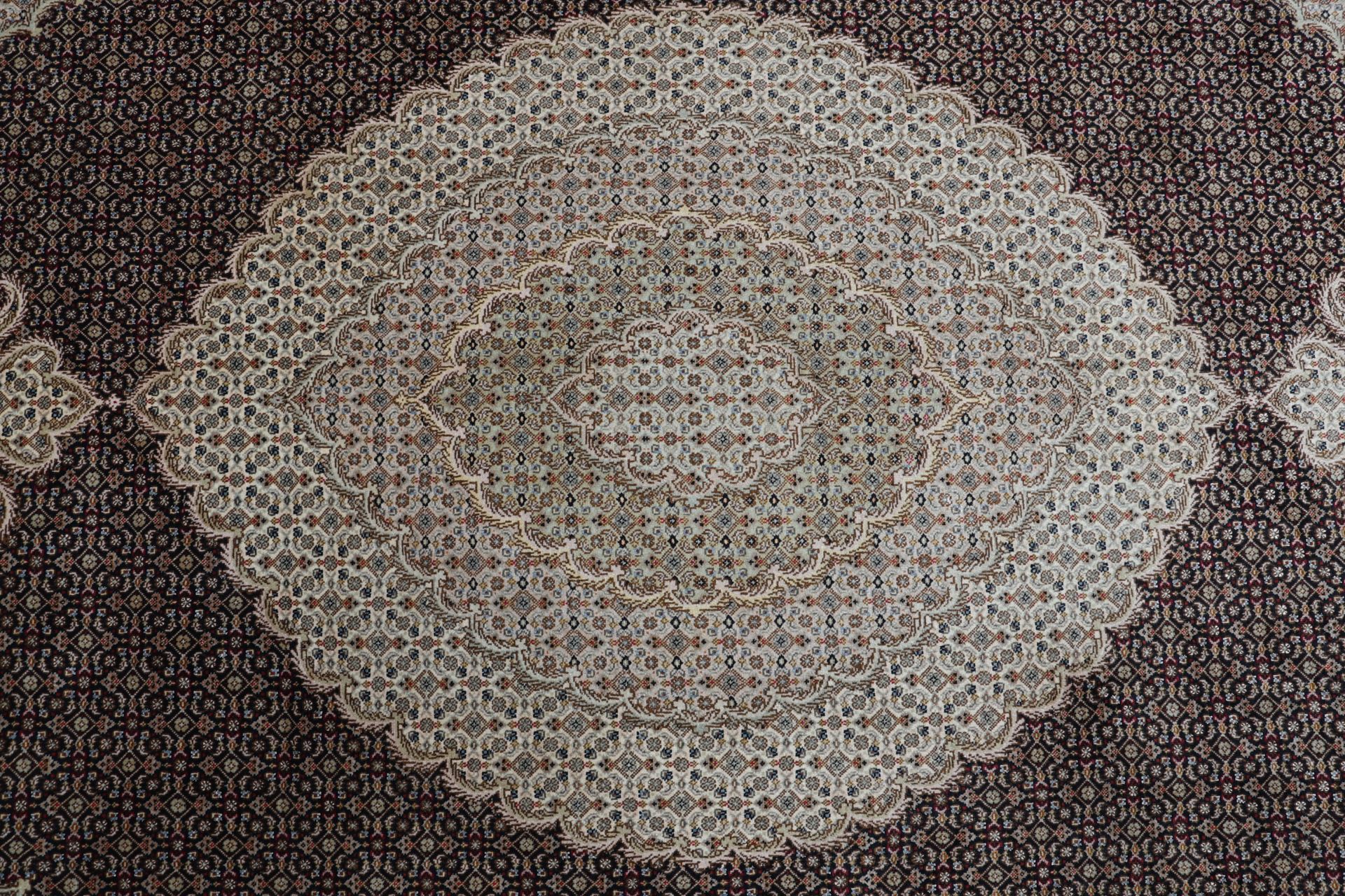 Handgeknüpfter Täbriz Perserteppich 253 × 300 cm