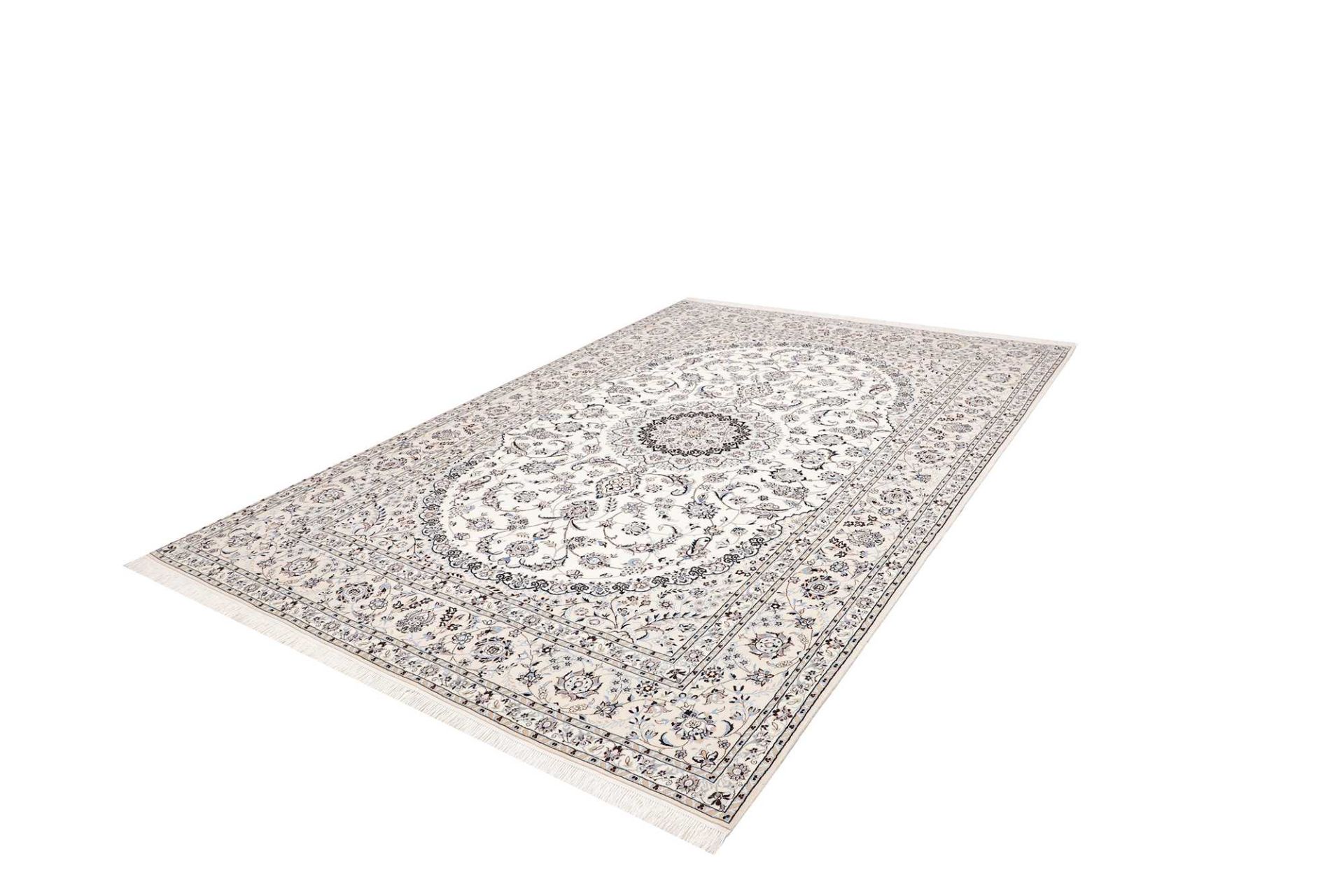 Nain Perserteppich aus Iran, 213 × 314 cm
