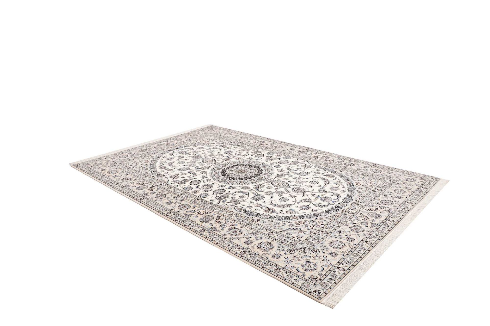 Nain Perserteppich aus Iran, 213 × 314 cm