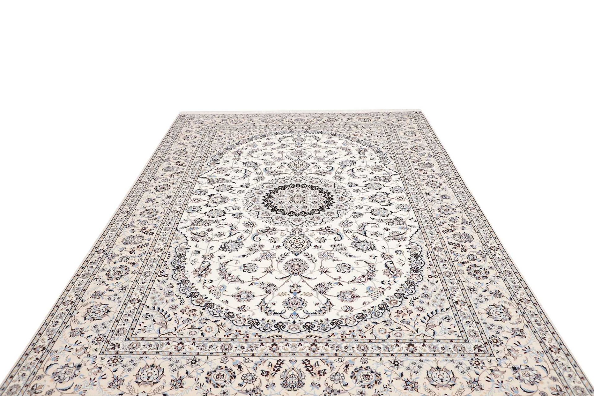 Nain Perserteppich aus Iran, 213 × 314 cm
