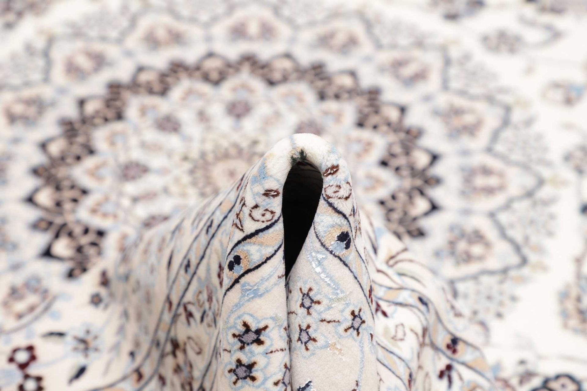 Nain Perserteppich aus Iran, 213 × 314 cm