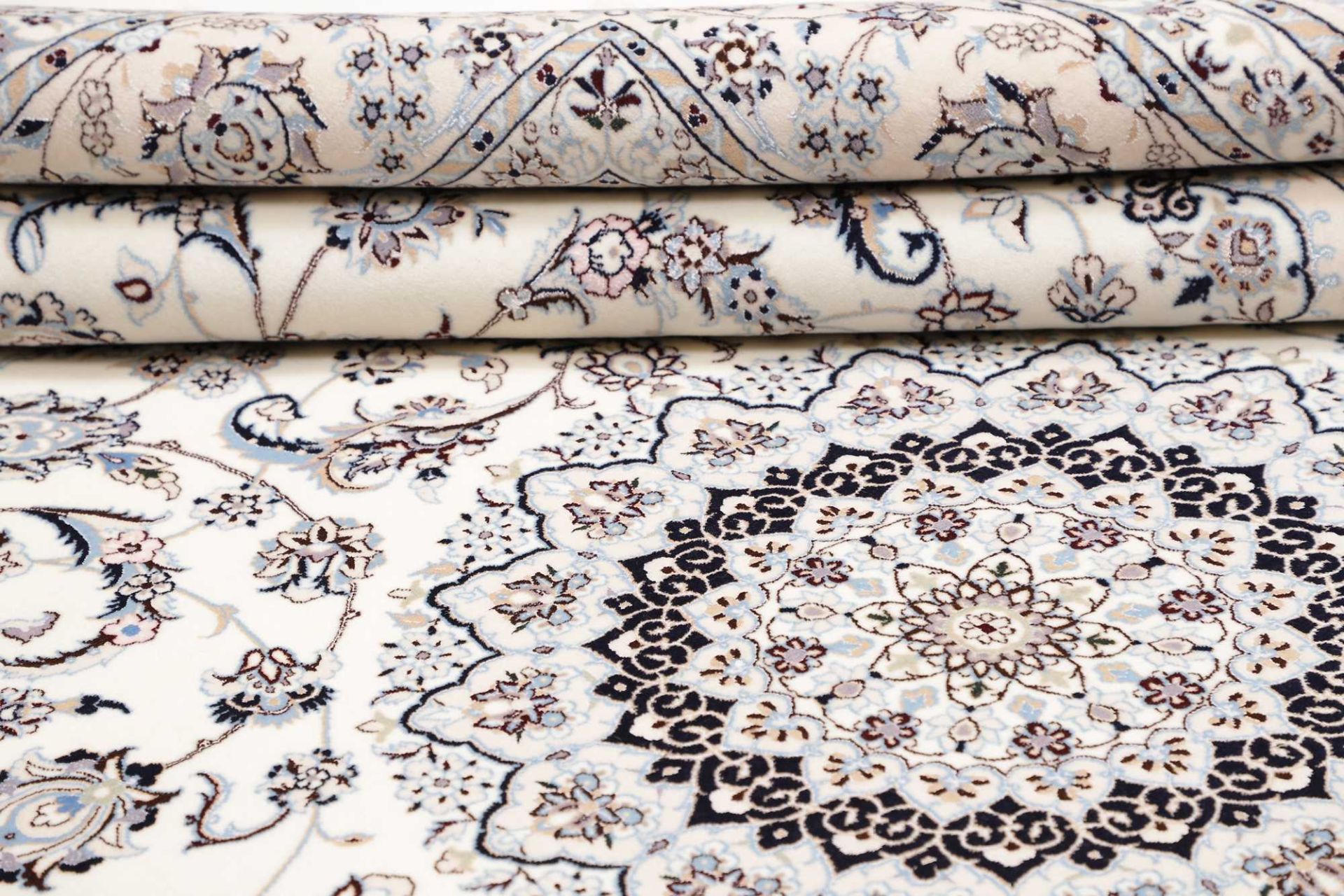 Nain Perserteppich aus Iran, 213 × 314 cm