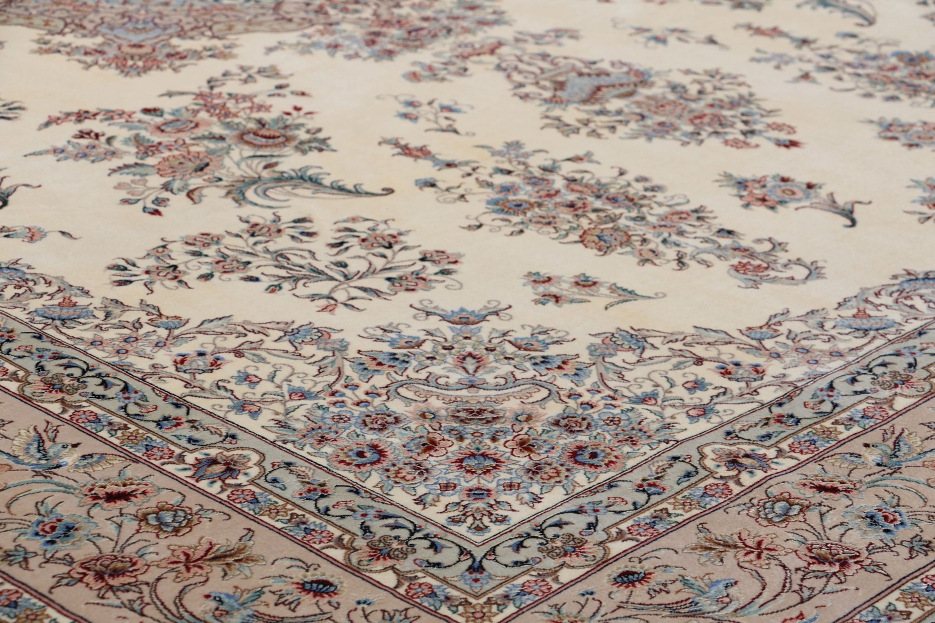 Isfahan Perserteppich 242 × 340 cm aus Wolle & Seide, handgeknüpft